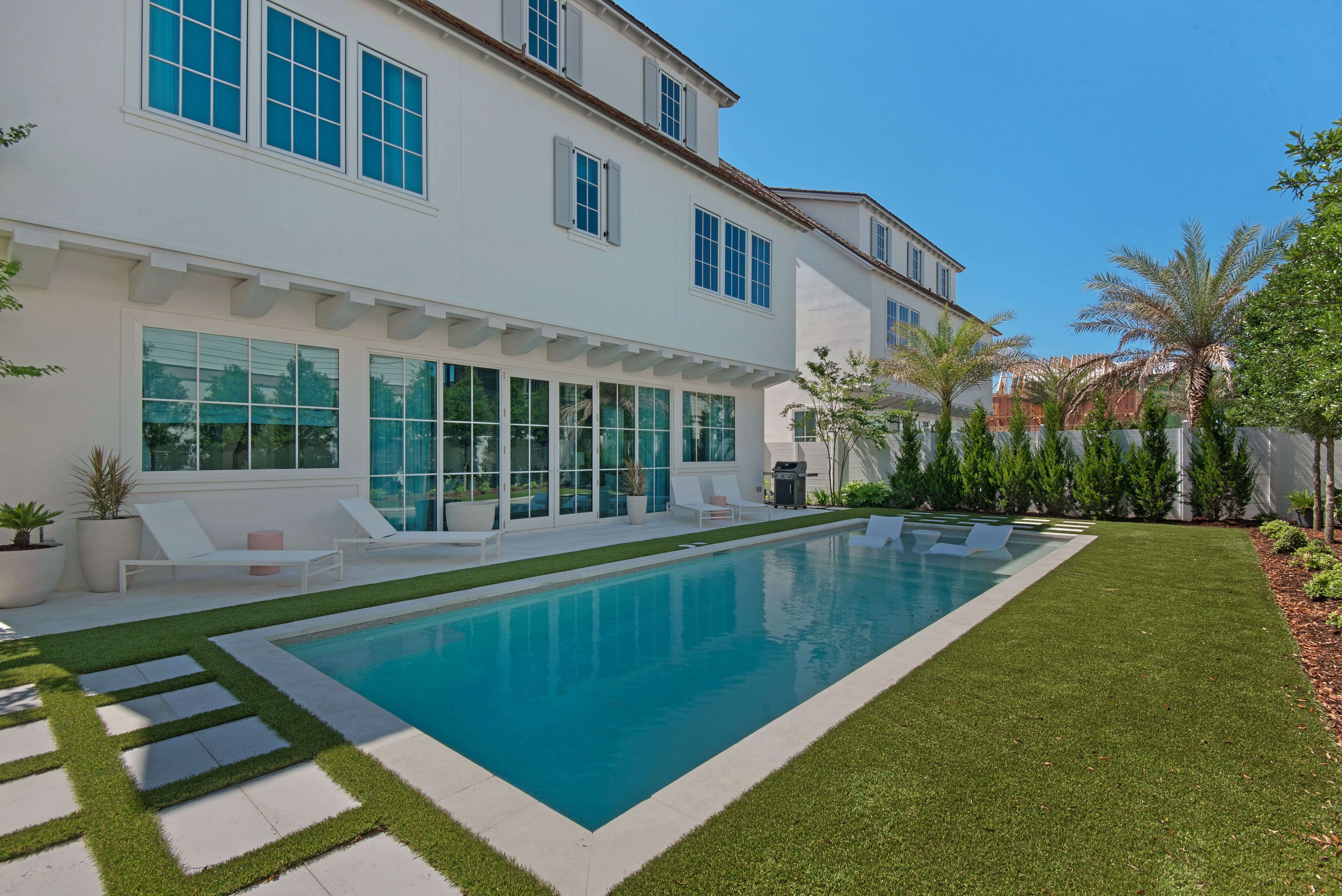 Villa Aurore Point Washington Florida: Spacious 5-Bedroom House with Seaview and Pool, Walton County