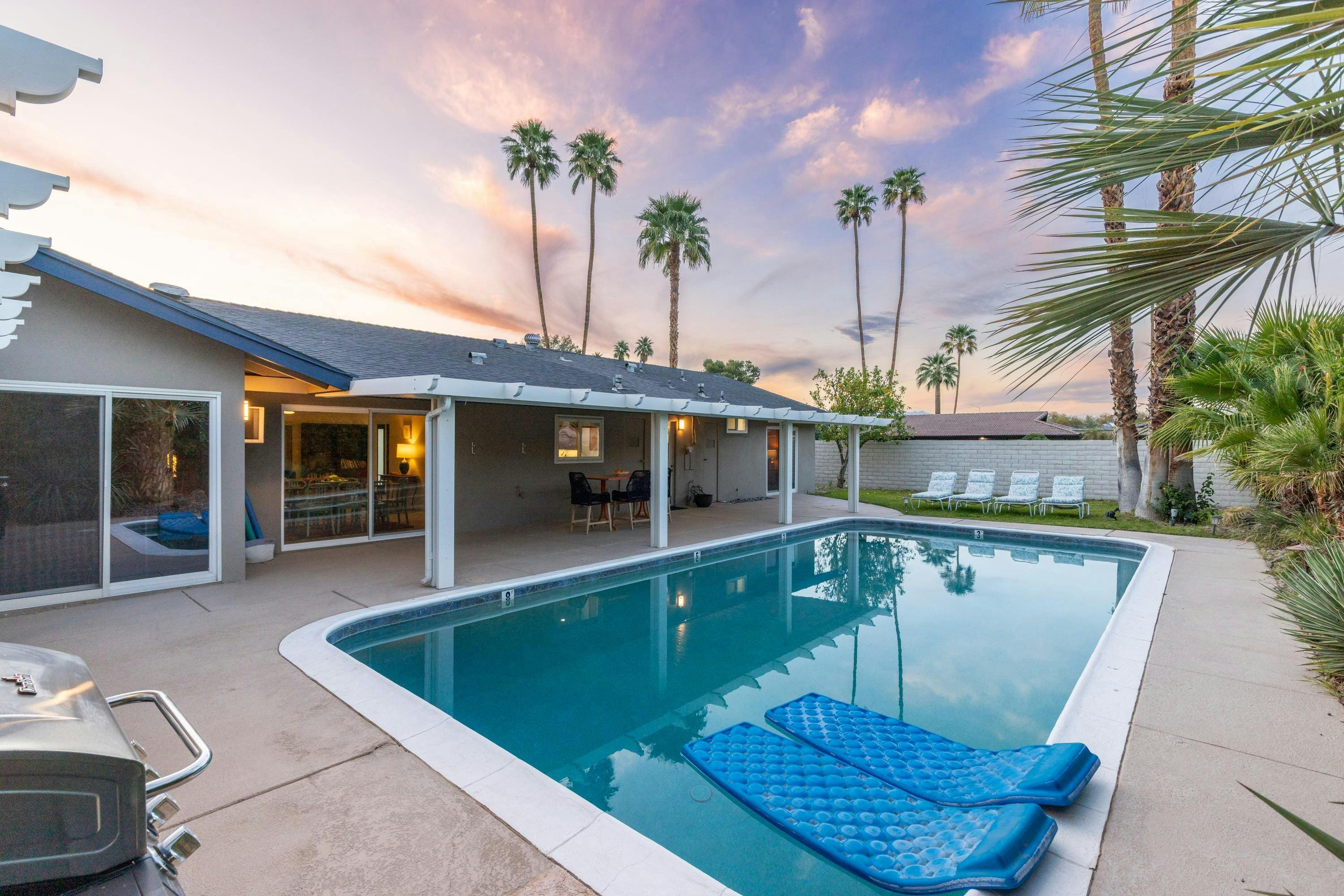 Villa Boreas Panorama Cathedral City: 3-Bedroom Resort Villa with Pool, Cathedral City, Palm Springs