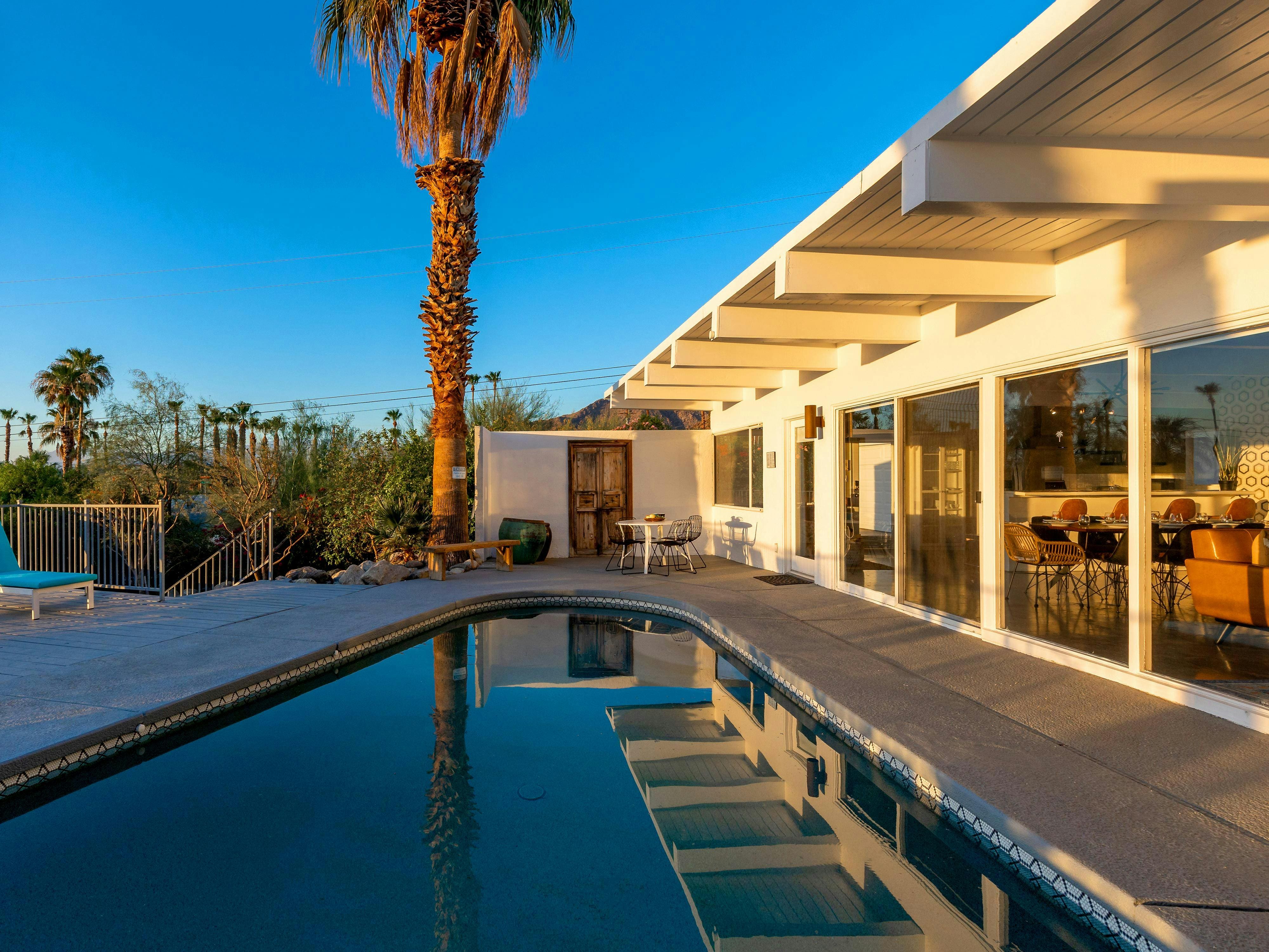 Villa Zephyros Bogert Park Cathedral City: Luxury 2-Bedroom House with Pool and Hot Tub, Palm Springs