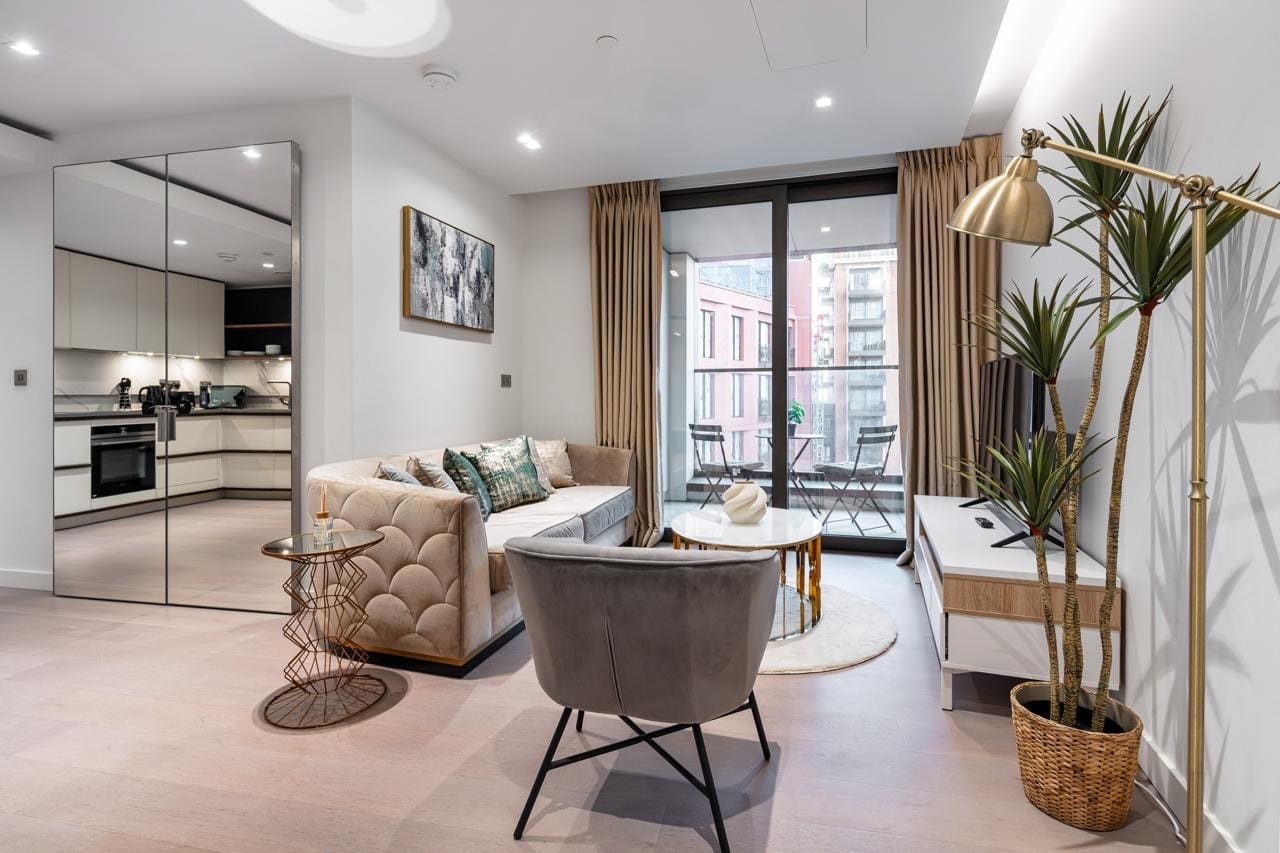 House Boreas Paddington Colonnade Paddington: Stylish 2-Bedroom Apartment with Sauna and Balcony, Paddington London