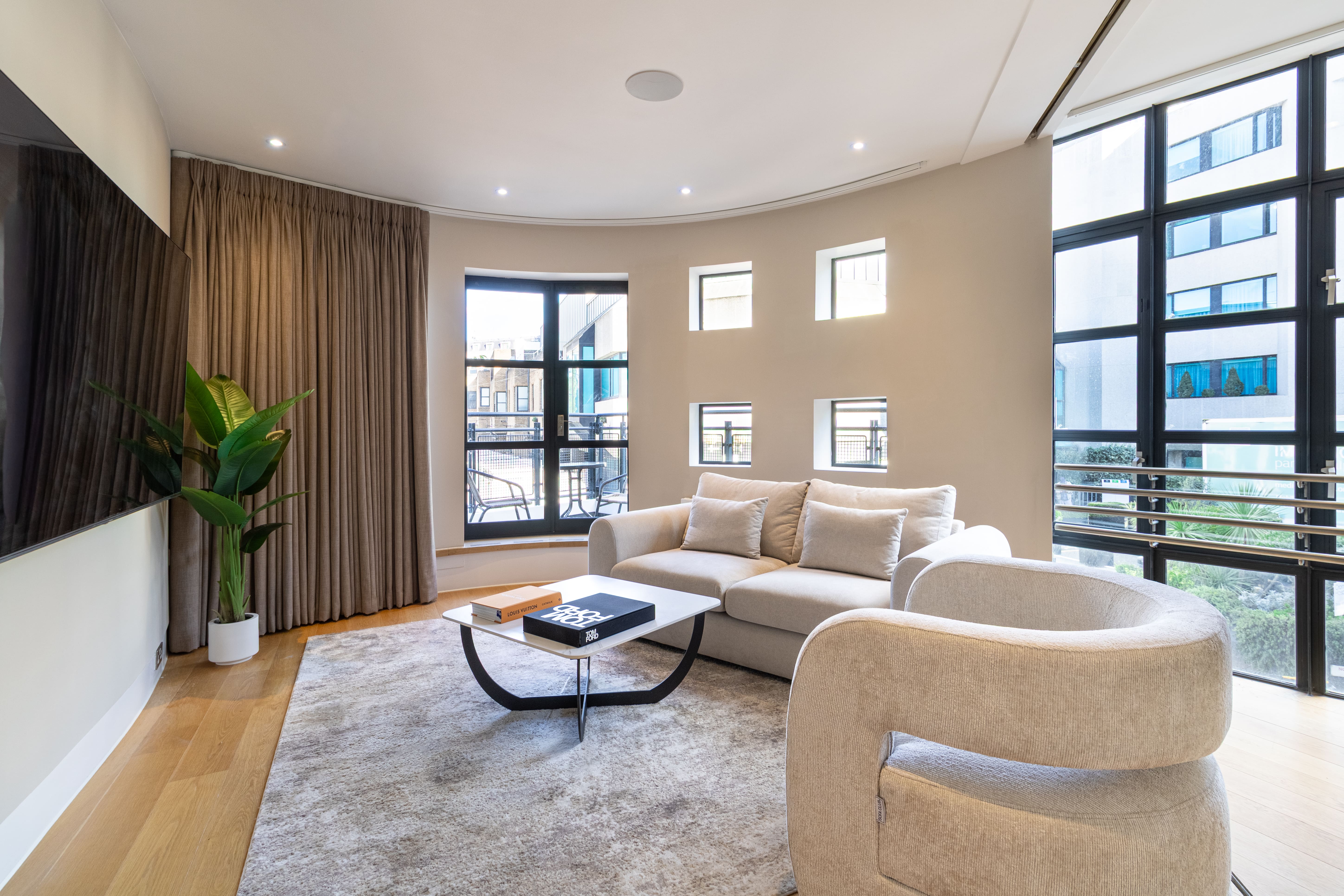 House Gloaming Kensington Gore Kensington: Stylish 2-Bedroom Apartment with Air Conditioning in Kensington