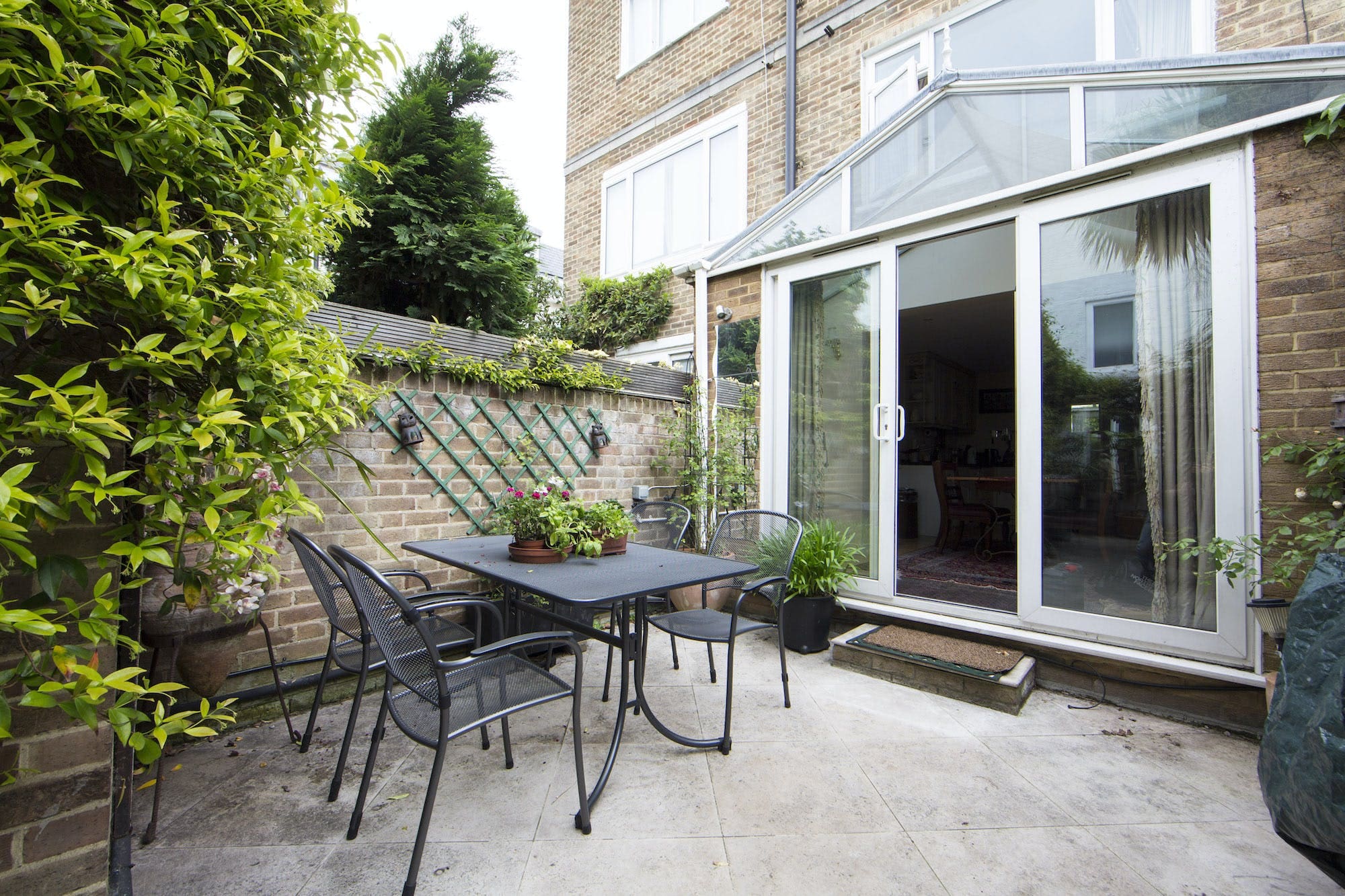 House Bise Thurloe Square South Kensington: Elegant 2-Bedroom Townhouse Rental in South Kensington with Garden