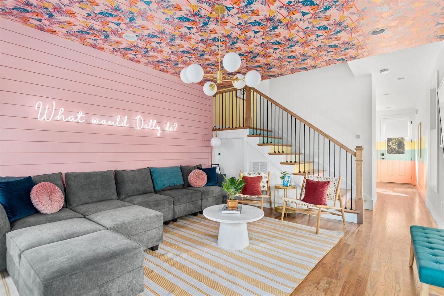 Villa Lysias Berry Hill Nashville: Luxury 3-Bedroom House with Family-Friendly Features, Nashville-Davidson