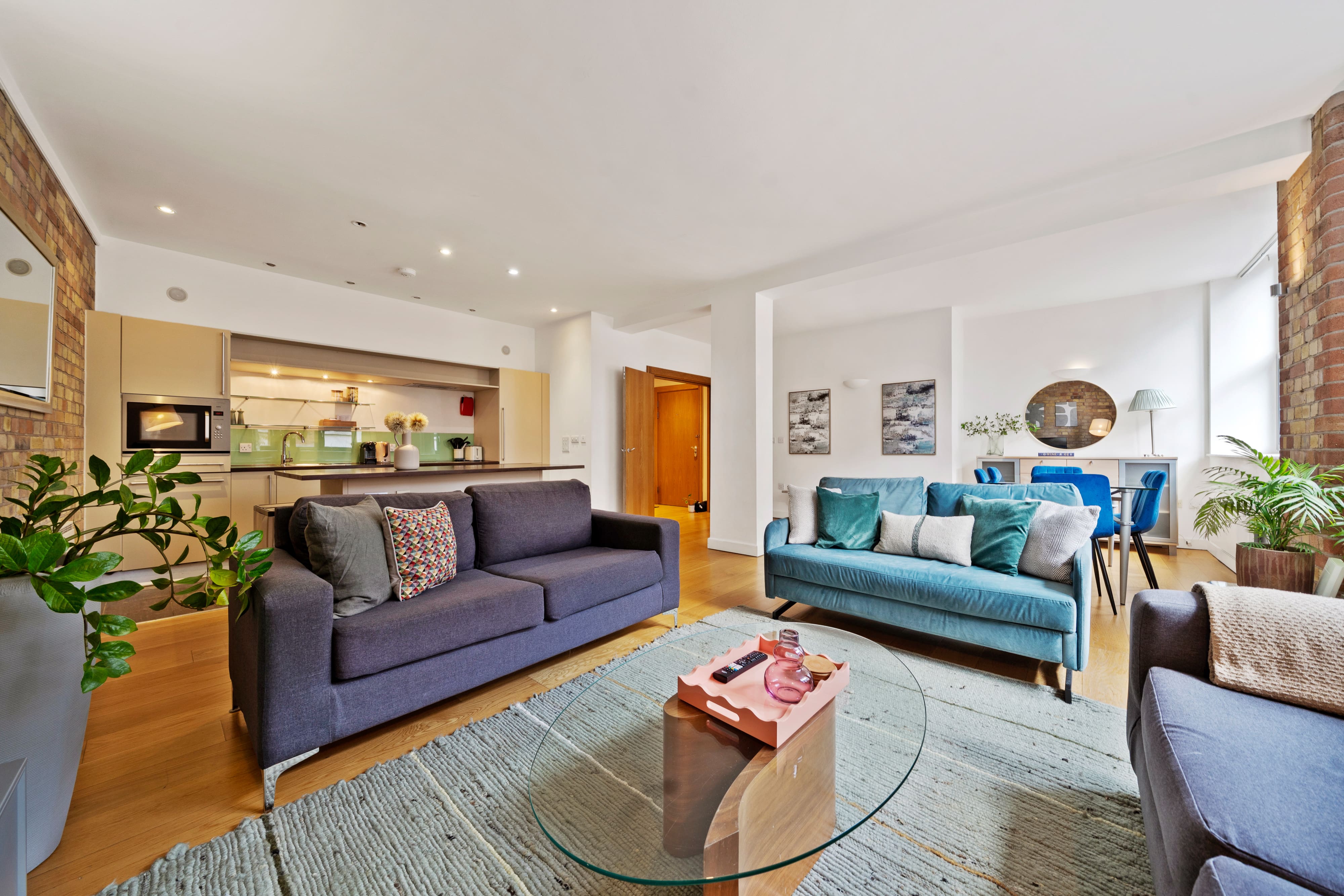 House Drapers Brick Lane: Stylish 2-Bedroom Family-Friendly Luxury Apartment Rental Brick Lane London