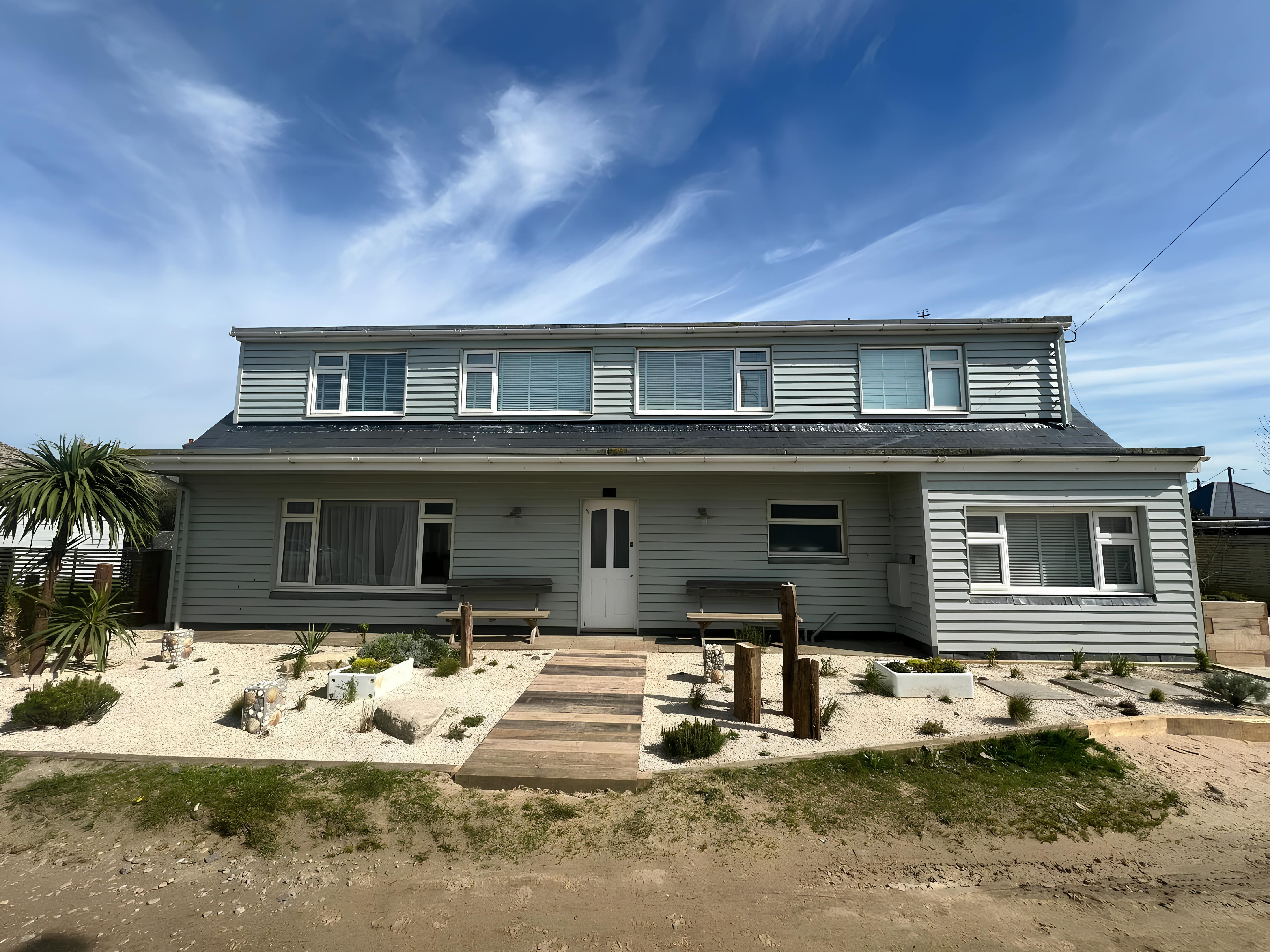 House Lysias Chapel Camber: Luxurious 5-Bedroom Beachfront House with Sea View, Camber