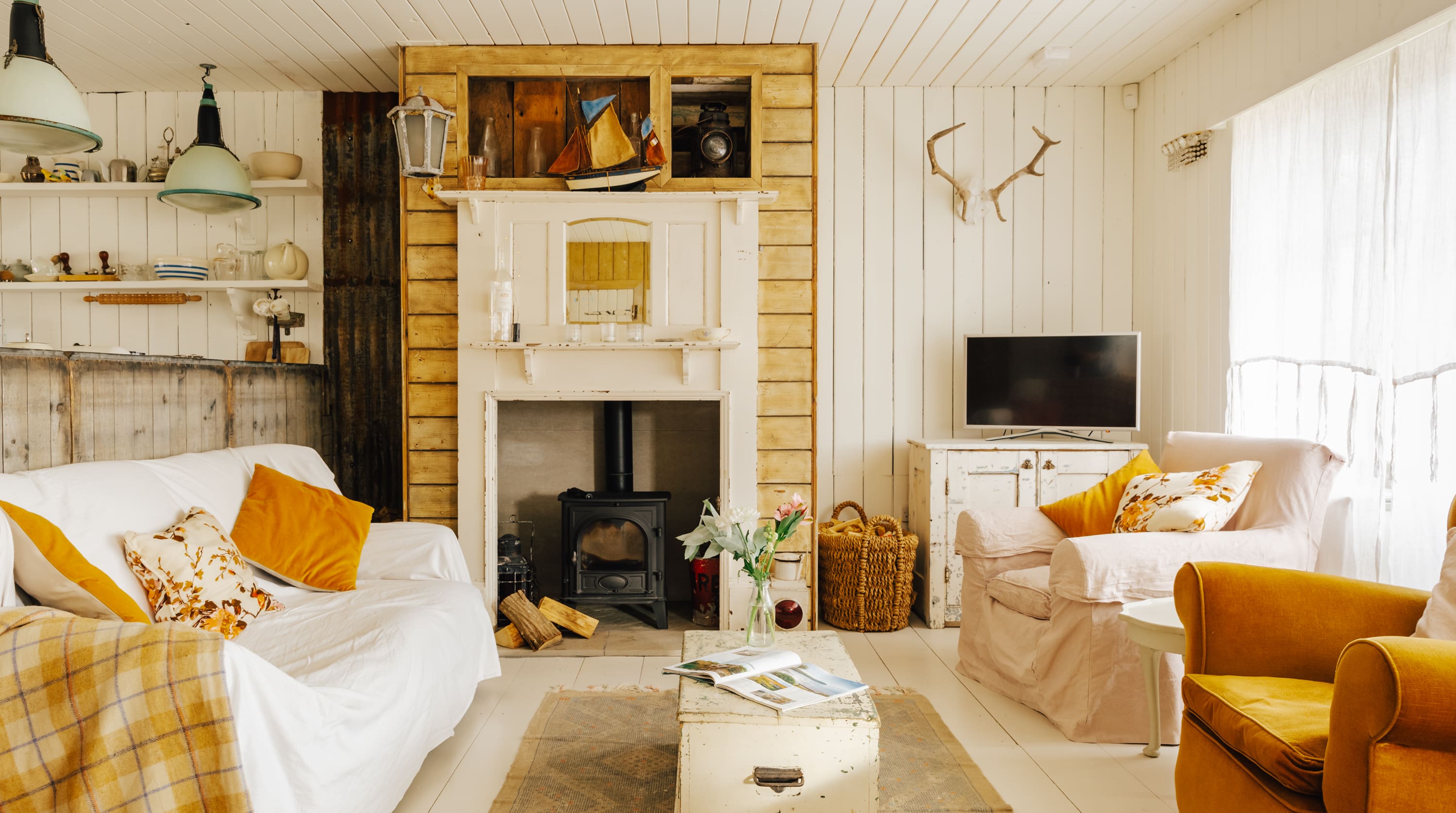 House Dunes Camber: Luxury 5-Bedroom Cottage with Hot Tub and Beach Access, Camber
