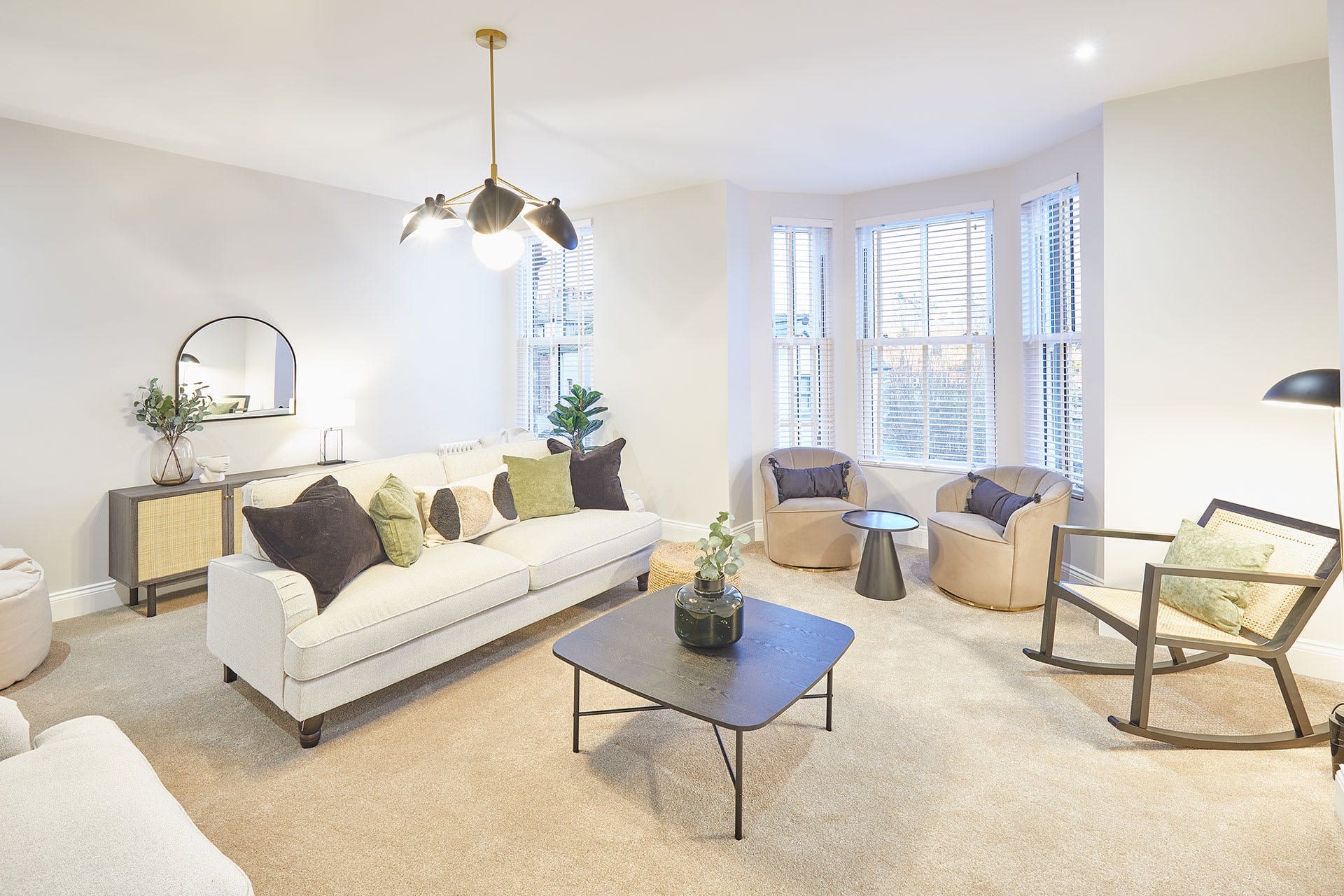 House Eskdale Whitby: Spacious 7-Bedroom Apartment Rental with Seaviews in Whitby, North Yorkshire