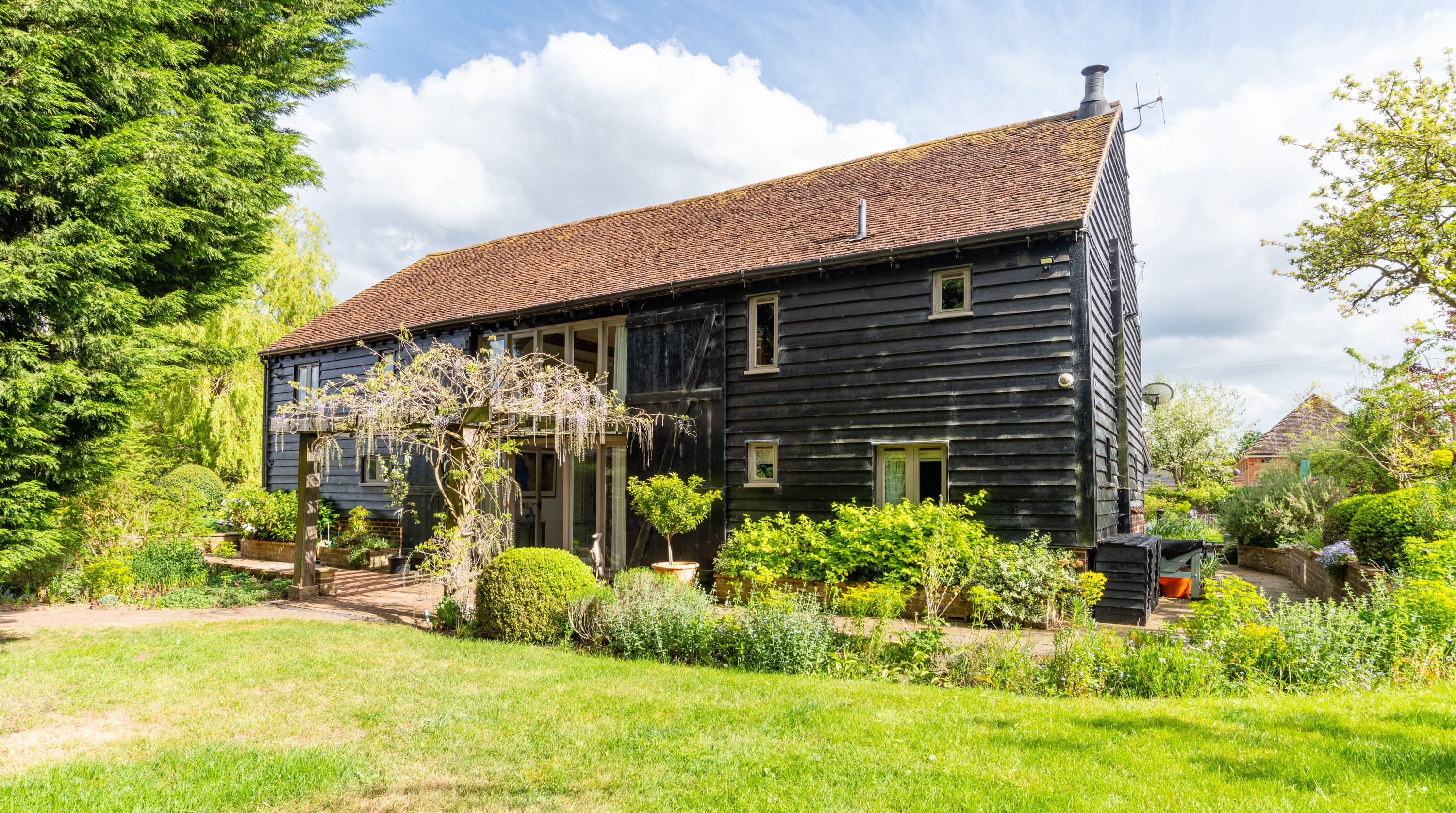 House Farleigh Croydon: Luxury 3-Bedroom House with Family Garden and Countryside Views, Croydon
