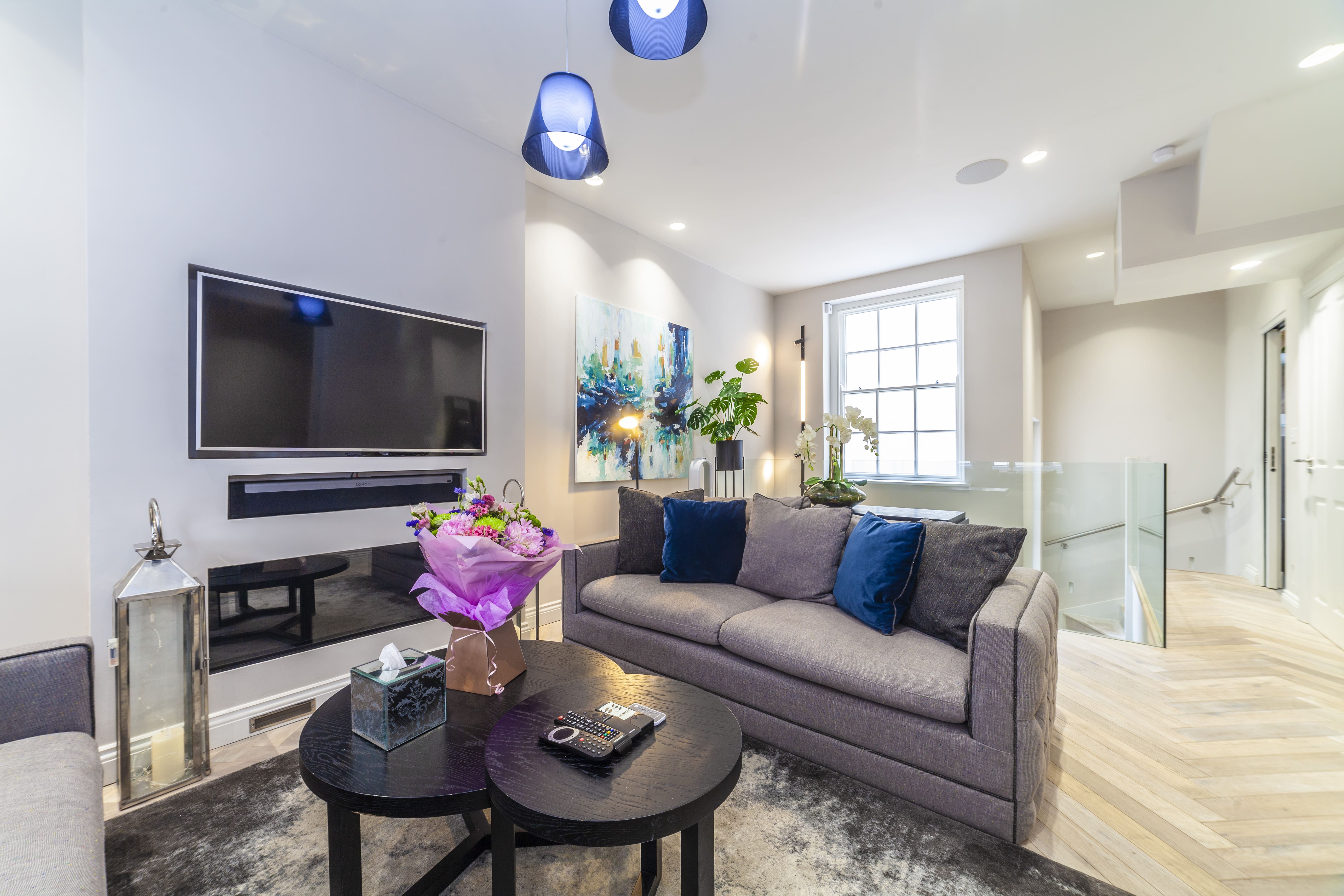 House Helm Goodge Fitzrovia: Luxury 3-Bedroom House with Private Patio, Fitzrovia London