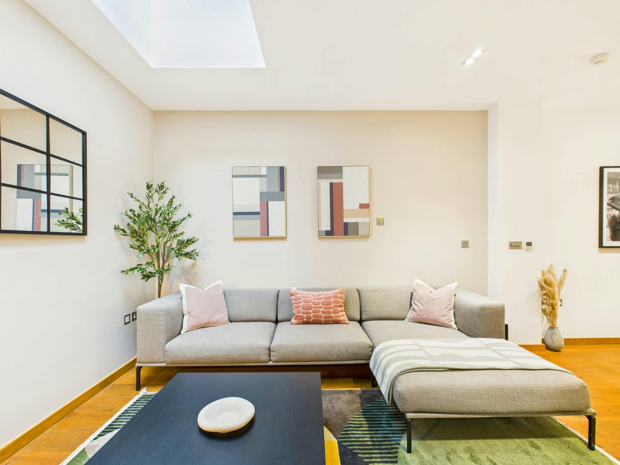 House Gorse Gospel Oak Camden Town: Chic 2-Bedroom Townhouse Rental with Family-Friendly Features, Camden Town