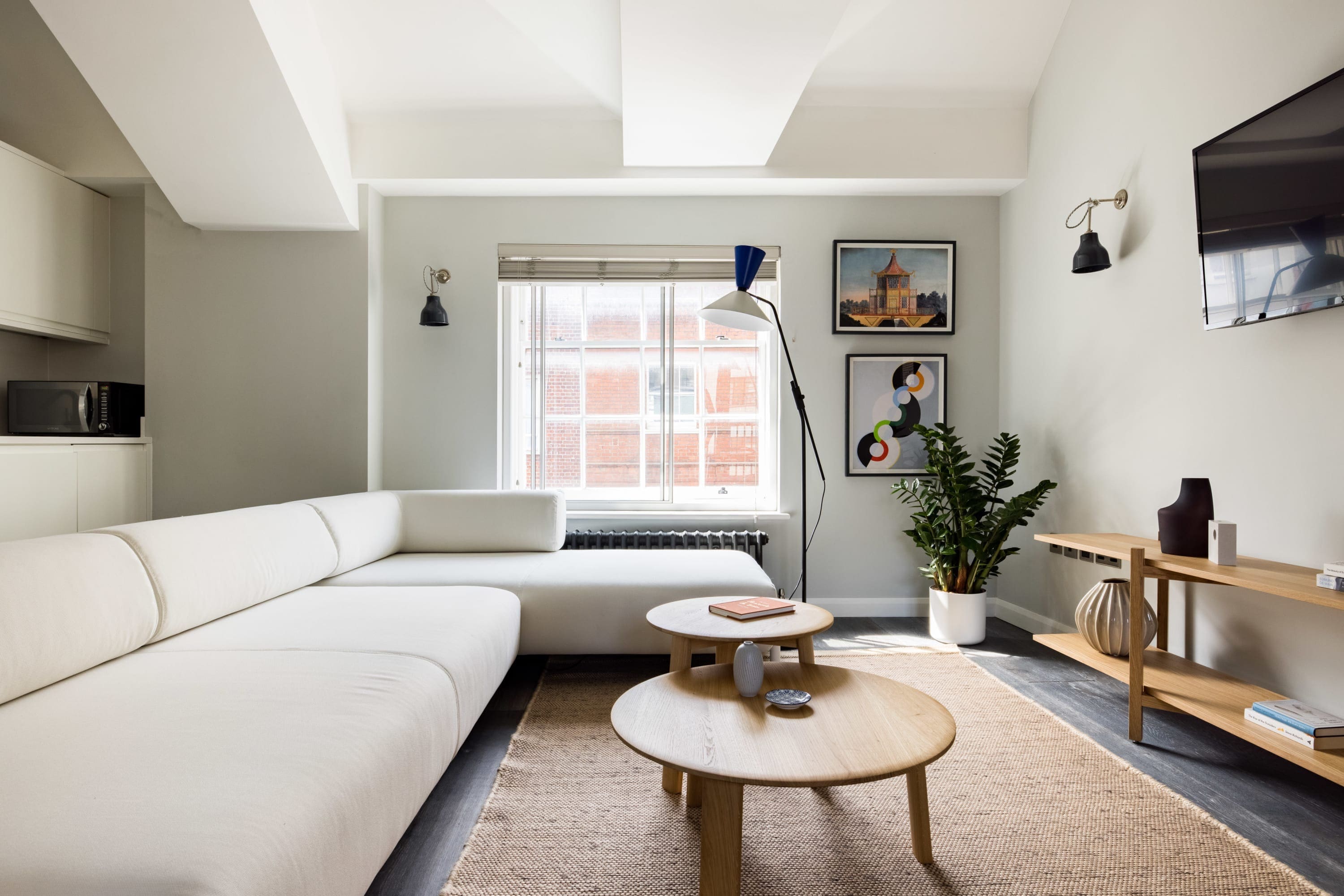 House Gerrard London: Stylish 2-Bedroom Family-Friendly Apartment Rental London West End