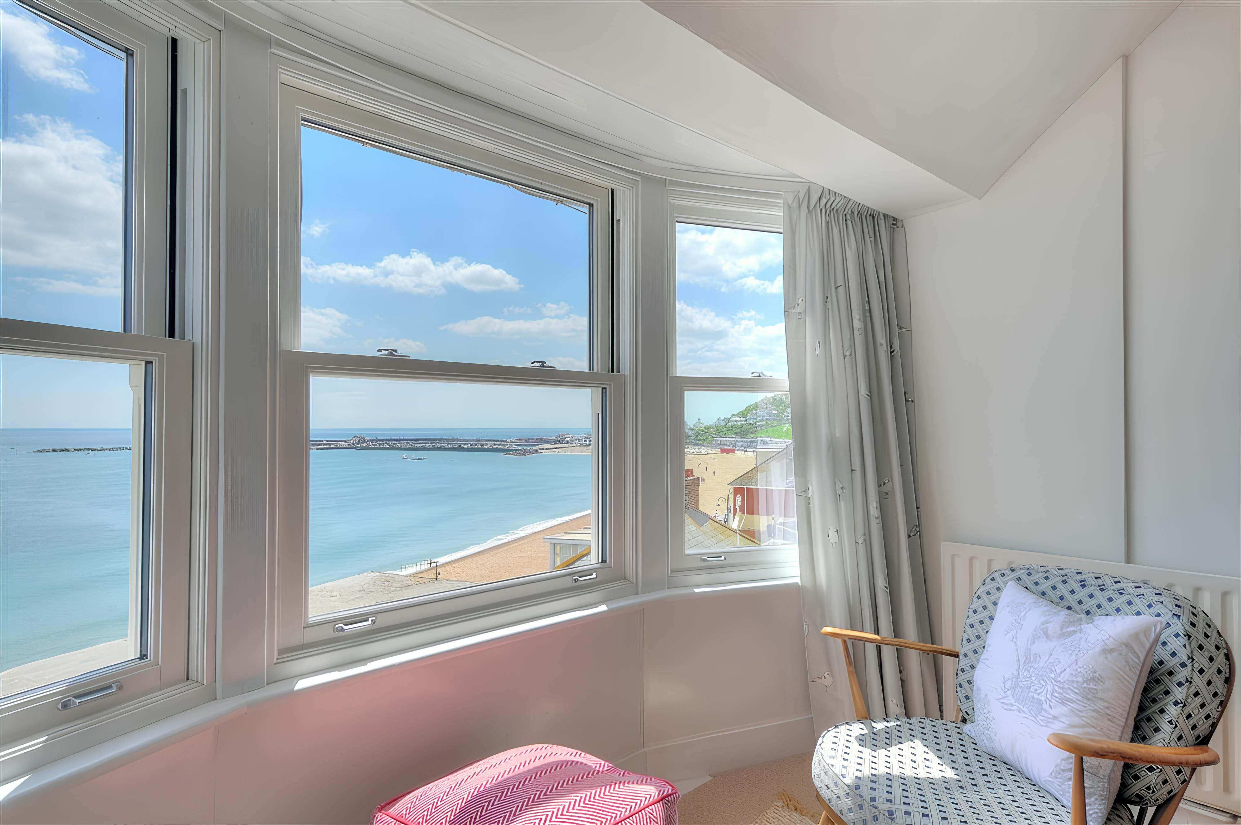 House Golden Cap Lyme Regis Lyme Regis: Luxury 3-Bedroom Villa with Sea Views and Family-Friendly Features, Lyme Regis