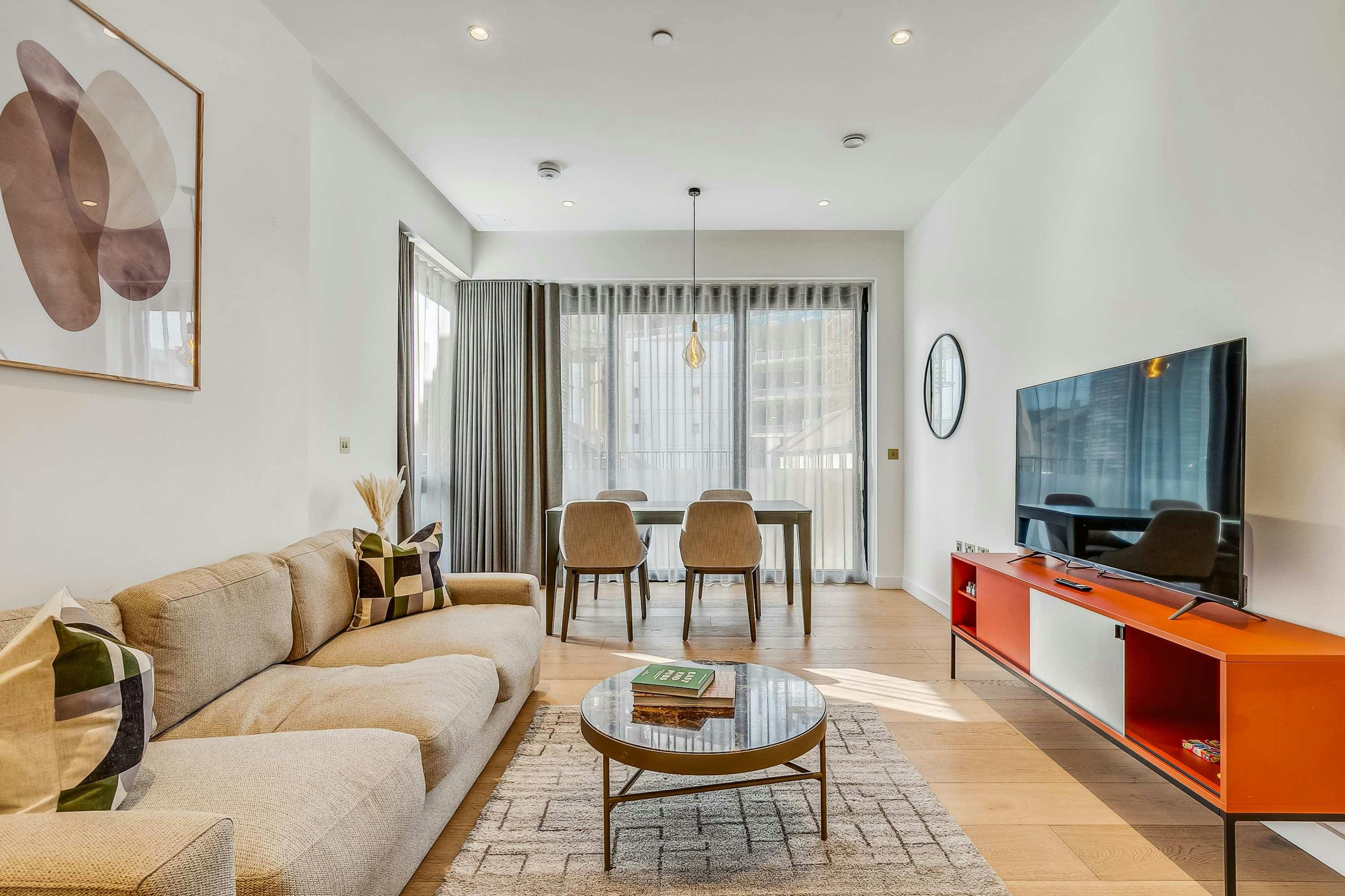 House Gloaming Camley Kings Cross: Modern 2-Bedroom Apartment with Gym and Roof Terrace, Kings Cross