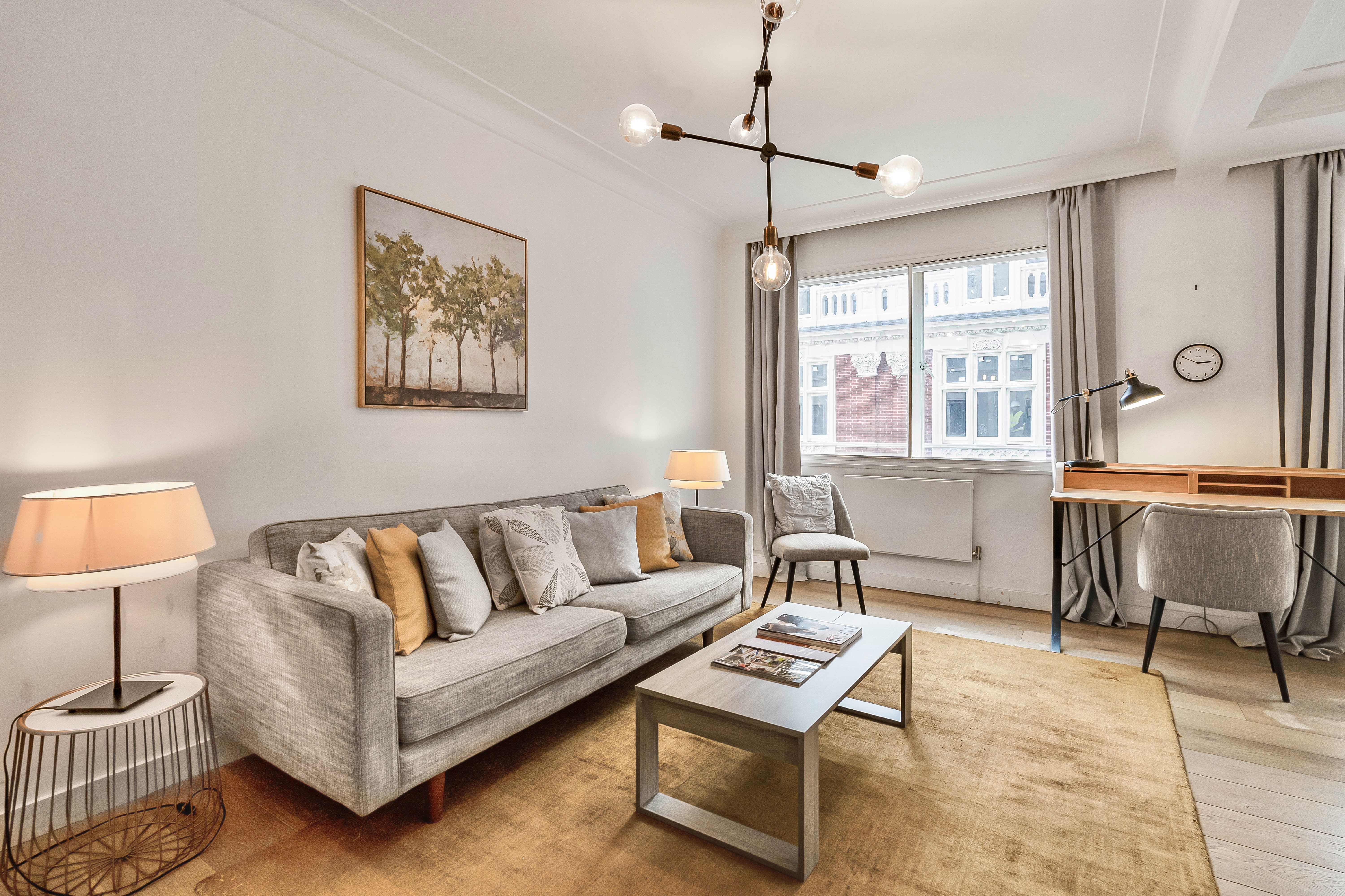 House Gloaming Duke Street Mayfair: Spacious 2-Bedroom Apartment Rental with Parking in Mayfair, London
