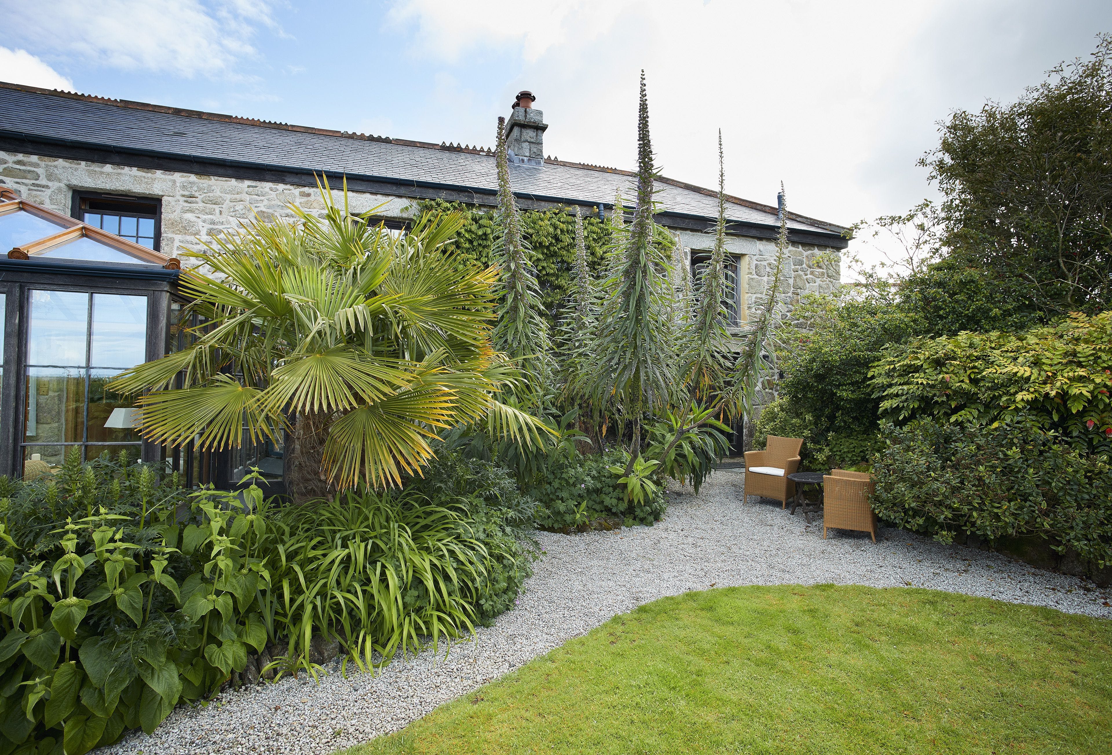 House Gwavas Porthleven: Charming 3-Bedroom Apartment with Sea Views and BBQ, Porthleven