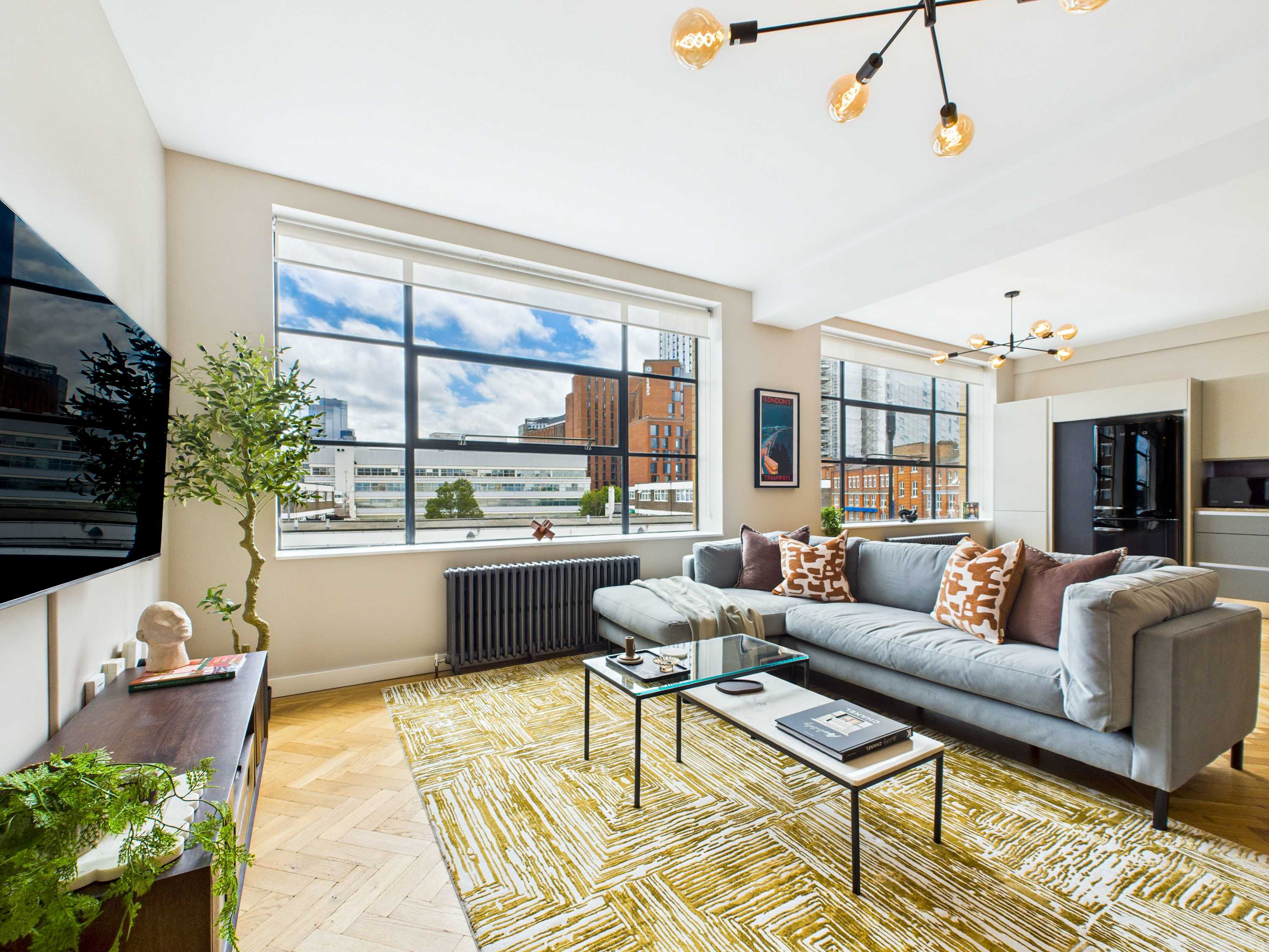 House Haggerston Shoreditch: Stylish 2-Bedroom Apartment Rental with En-Suites in Shoreditch, London