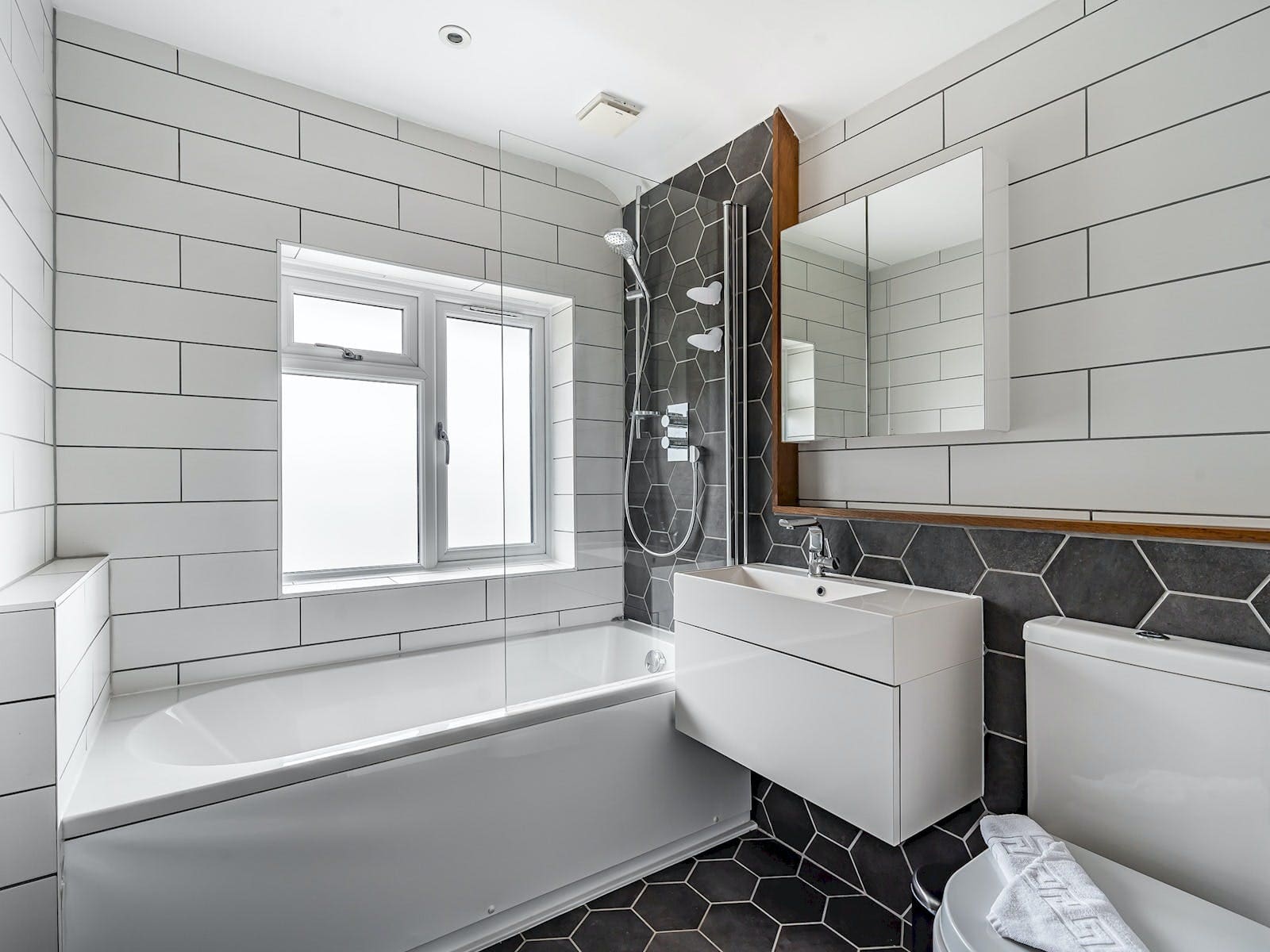 House Hinksey Oxford: Spacious 4-Bedroom Apartment Rental with Family Features in Oxford