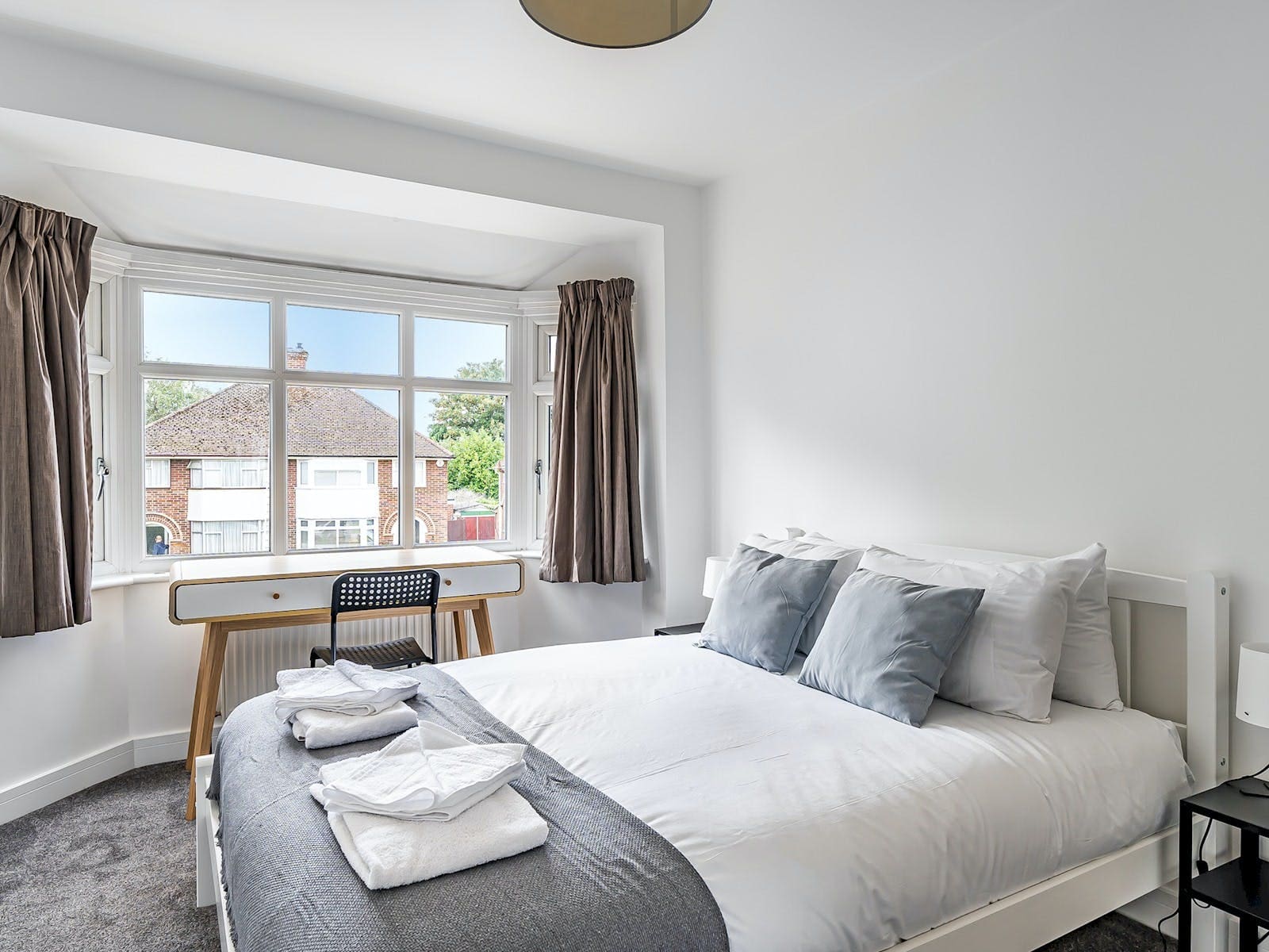 House Hinksey Oxford: Spacious 4-Bedroom Apartment Rental with Family Features in Oxford