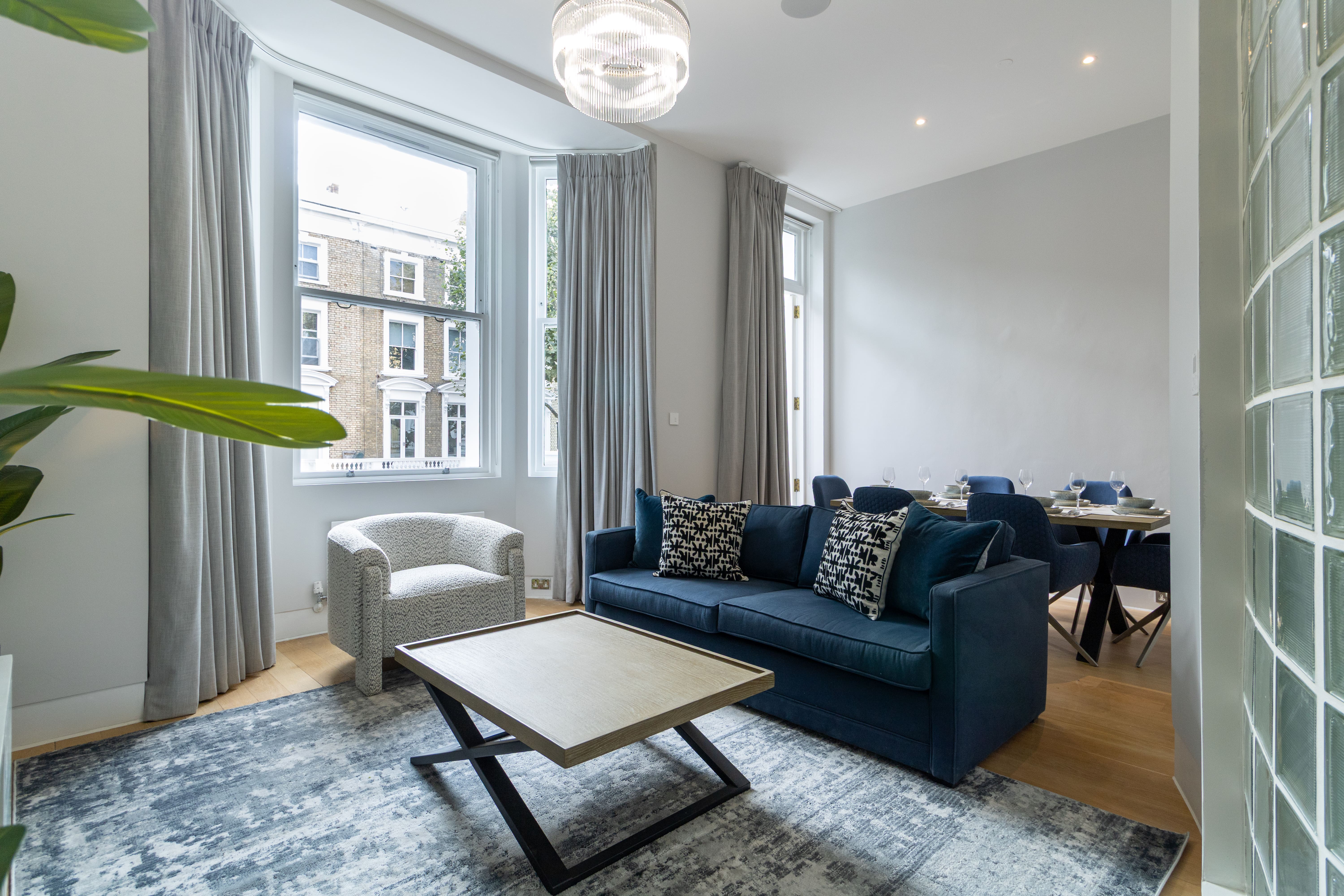 House Vesper Holland Kensington: Luxury 2-Bedroom Apartment with Private Terraces and Air Conditioning, Kensington