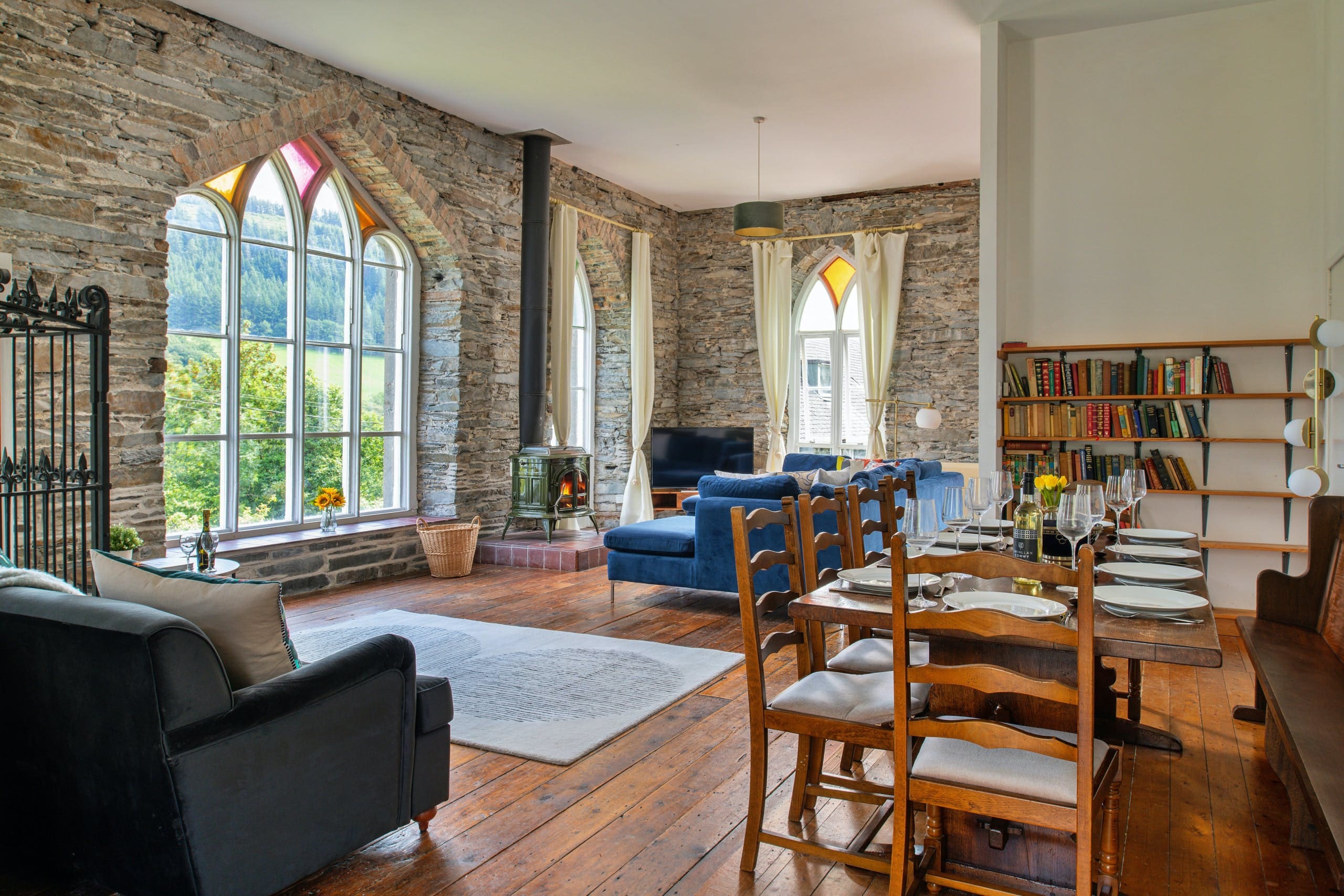 House Idris Dinas: Spacious 5-Bedroom Apartment with Hot Tub, Snowdonia