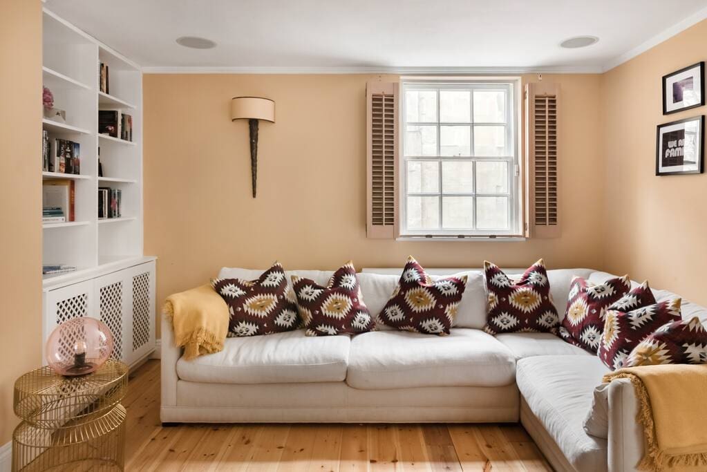 House Kelston Bath: Charming 3-Bedroom Family-Friendly Apartment Rental Bath Somerset