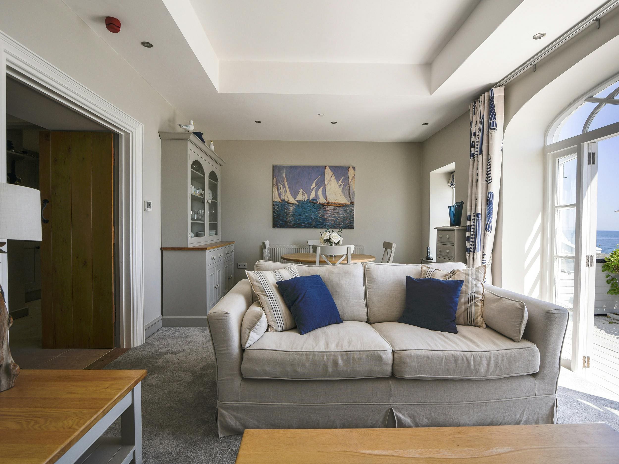 House Langmoor Lyme Regis: Charming 1-Bedroom Apartment with Seaview and Beachfront Location in Lyme Regis