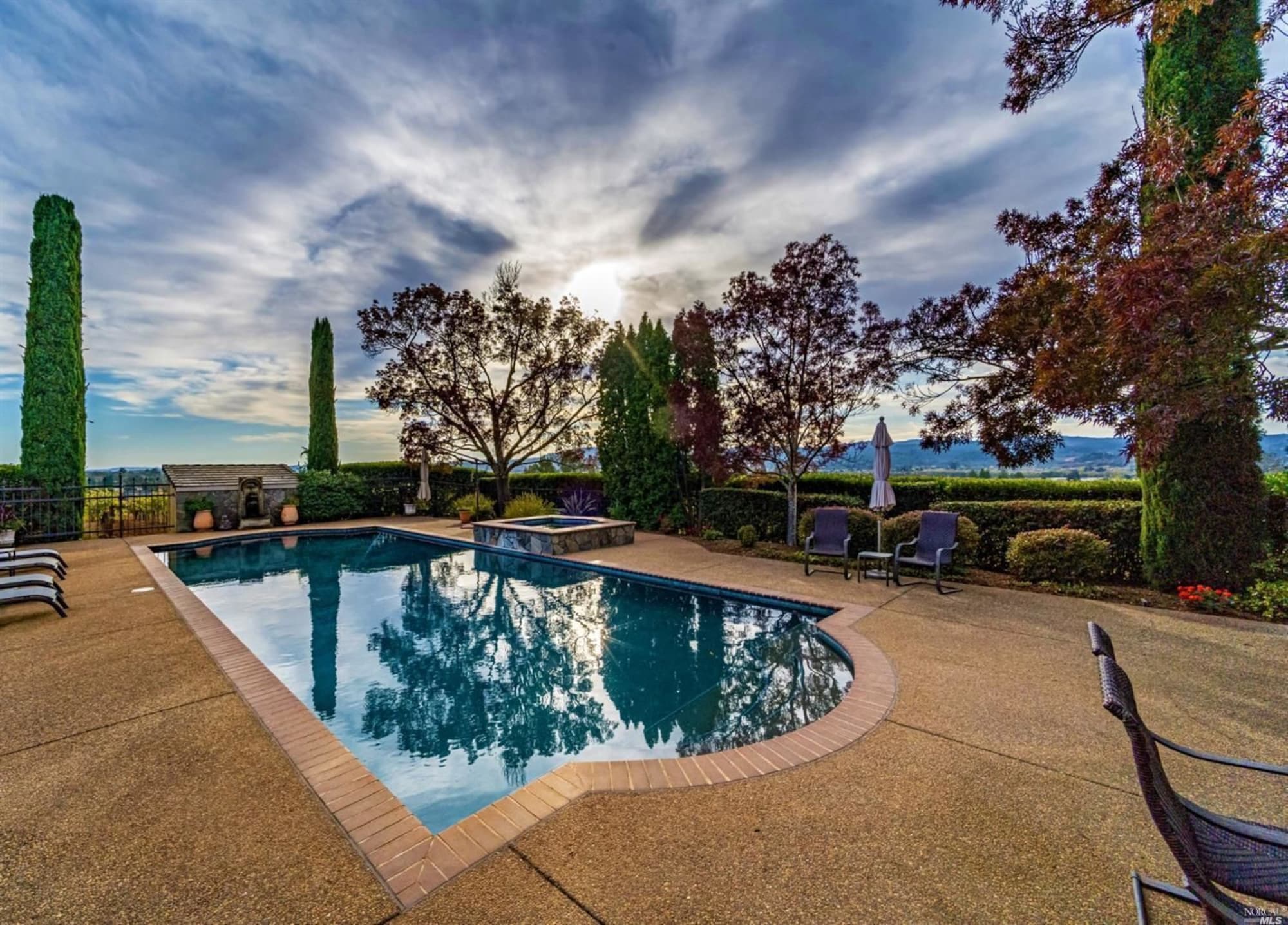 Villa Alba Kenwood Sonoma Valley: Luxury 4-Bedroom Apartment with Pool and Hot Tub, Sonoma Valley