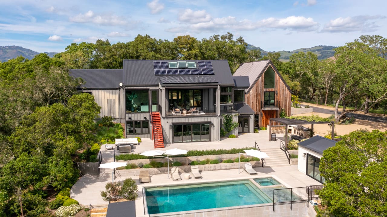 Villa Safran Glen Ellen Wine Country: Luxury 3-Bedroom Villa with Private Pool and Hot Tub, Sonoma County