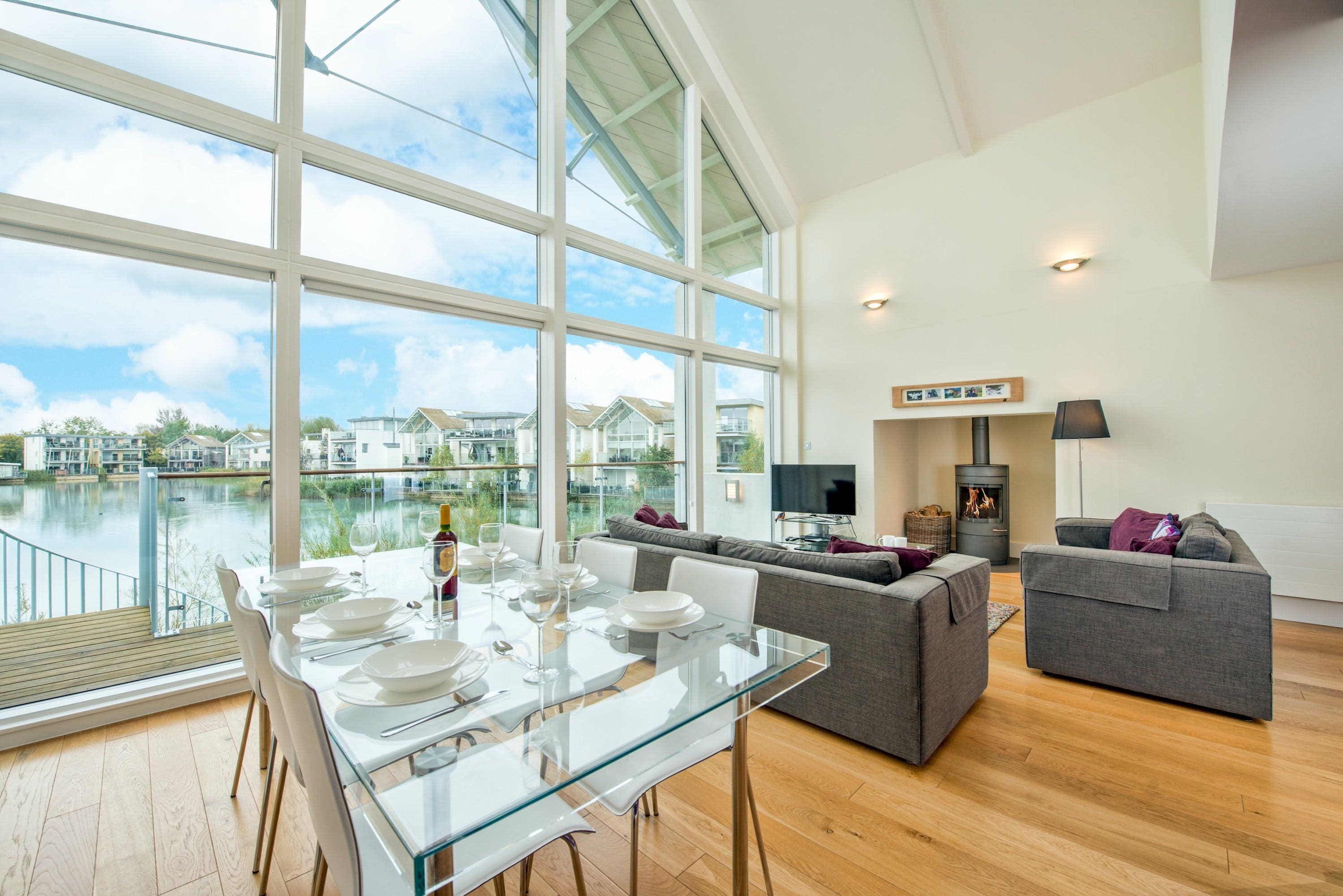 House Malmesbury Cricklade: Spacious 5-Bedroom Apartment with Pool and Tennis Court, Cricklade