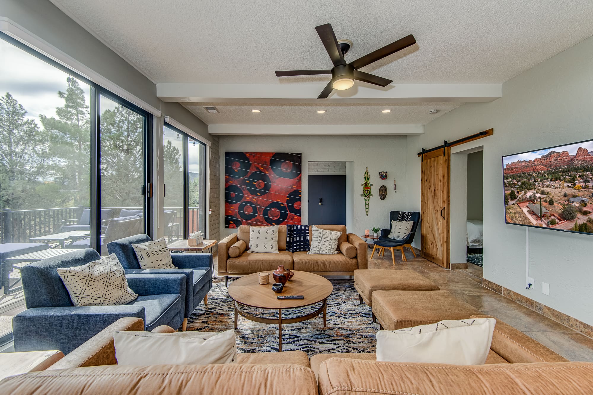 House Manzanita Sedona: Luxury 5-Bedroom Villa with Hot Tub and Scenic Views, Sedona