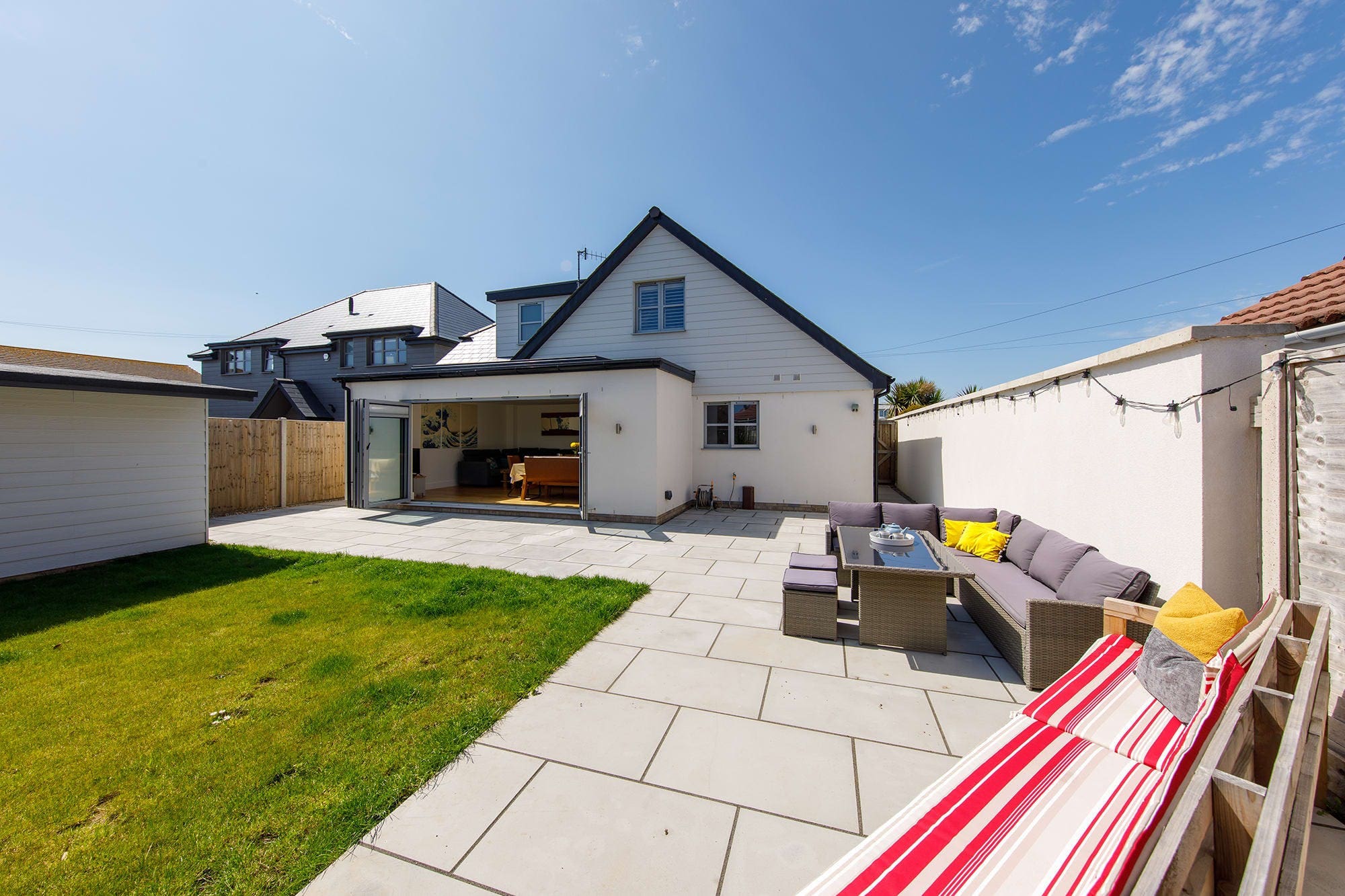 House Vesper Bracklesham Selsey: 4-Bedroom Apartment Rental with Seaview and BBQ, Selsey West Sussex