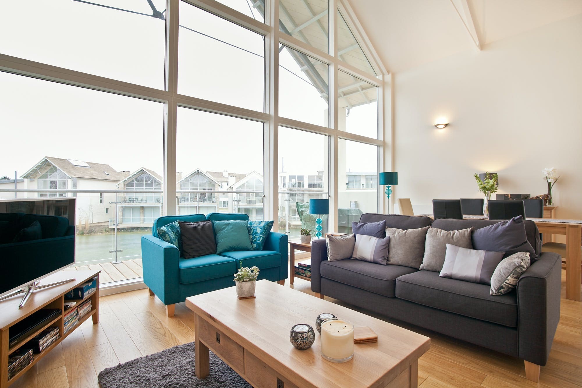 House Mere Cricklade: Spacious 3-Bedroom Apartment with Pool and BBQ in Cricklade