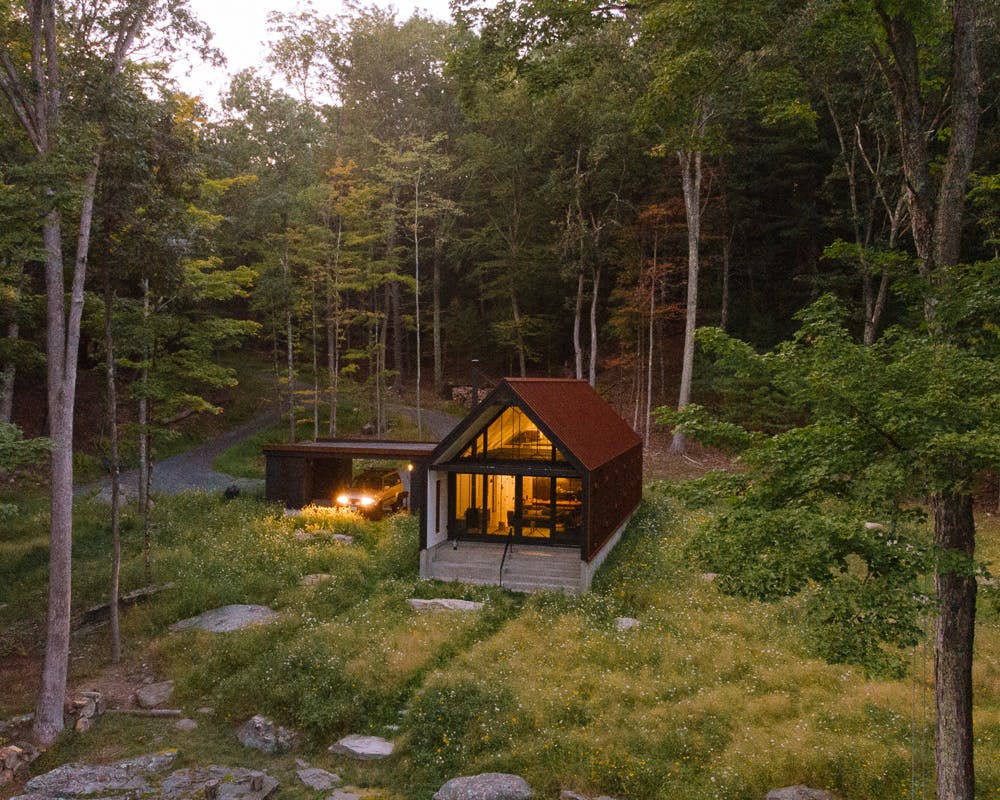 House Minnewaska New Paltz: Luxury 3-Bedroom House with Private Pool and Family Amenities, New Paltz