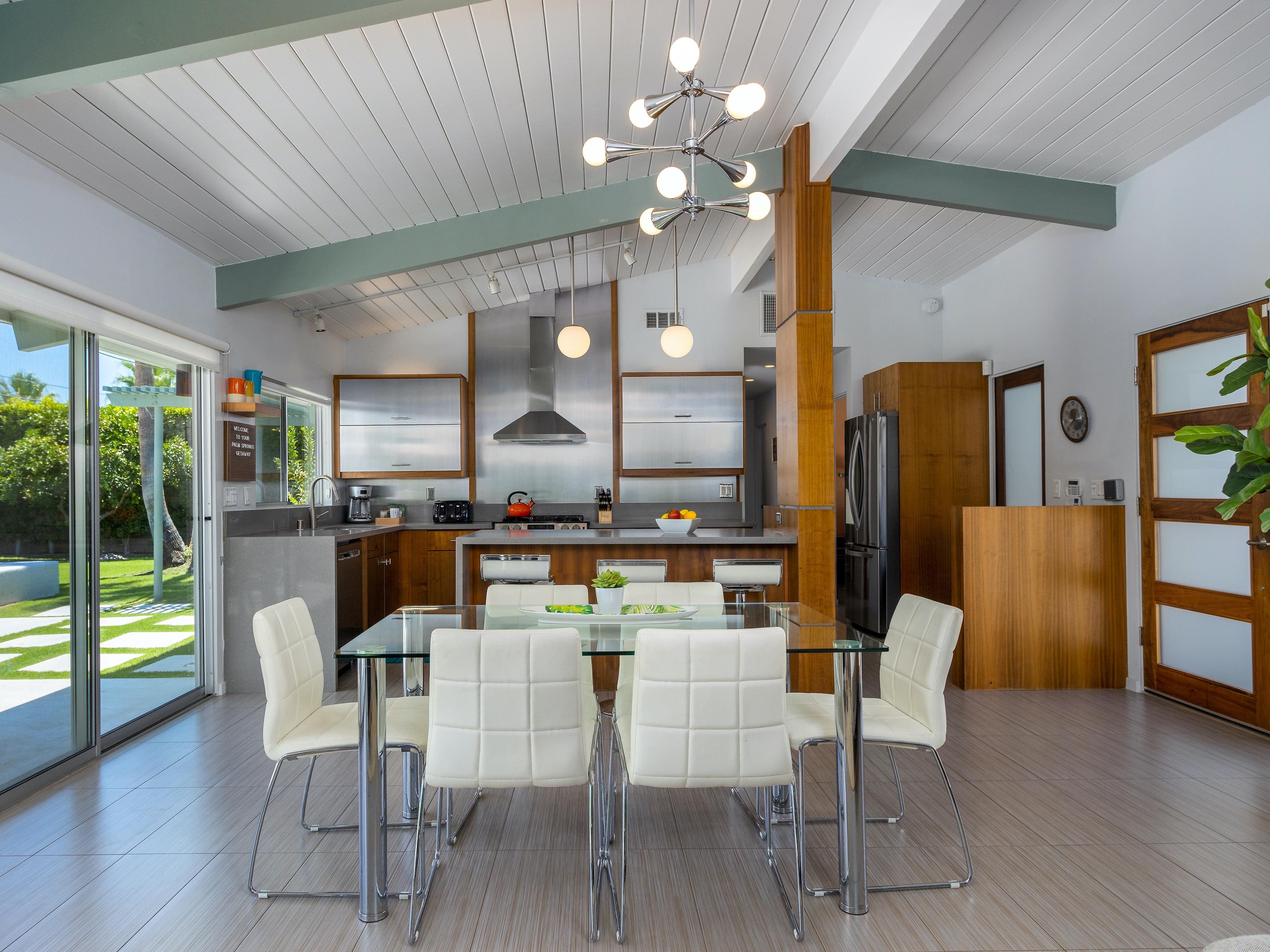 Villa Gloaming Cove Cathedral City: 3-Bedroom Apartment with Pool and Hot Tub, Palm Springs