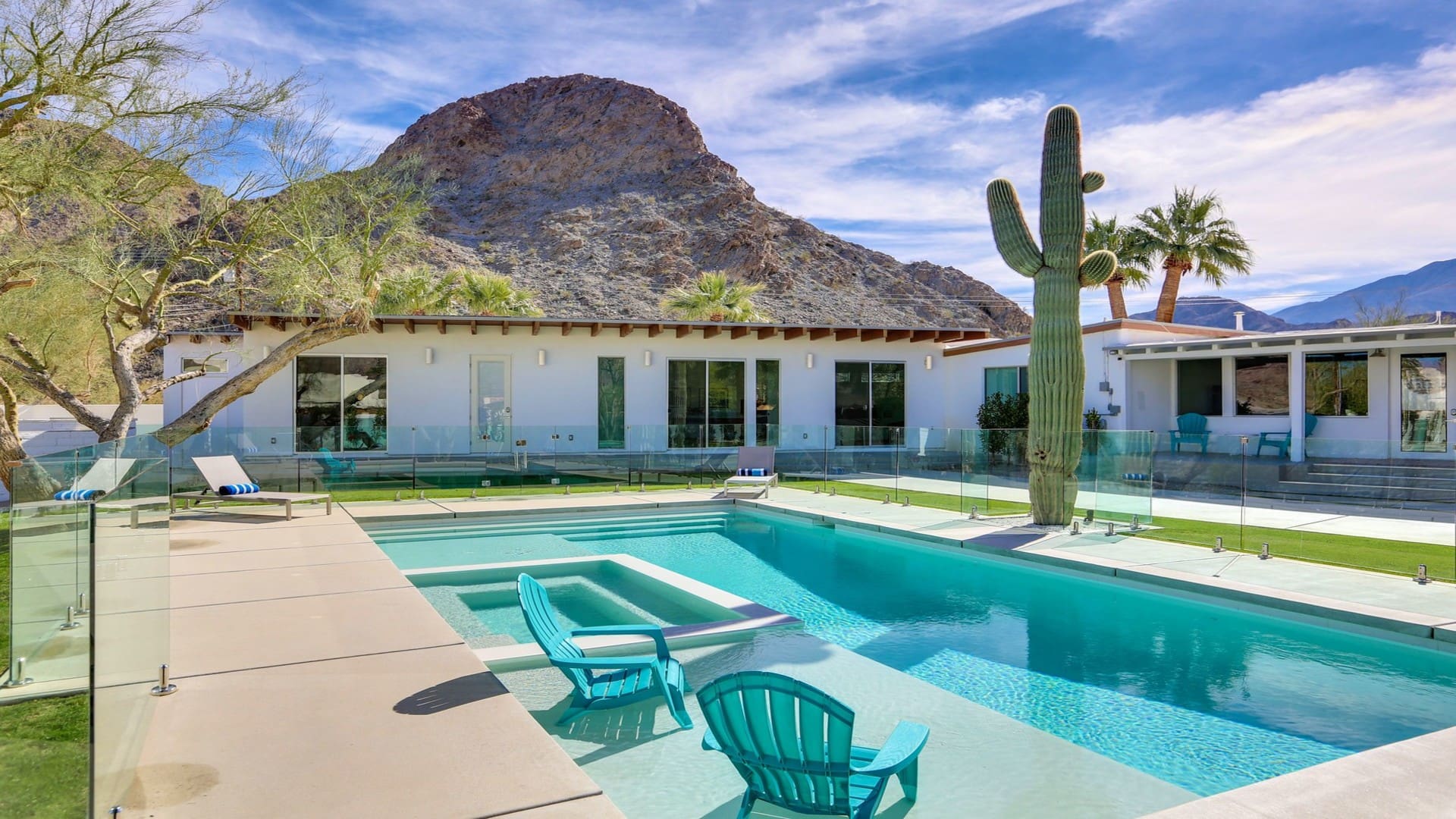 Villa Lysias Mesquite La Quinta: 5-Bedroom Luxury Apartment with Pool and Hot Tub, Palm Springs