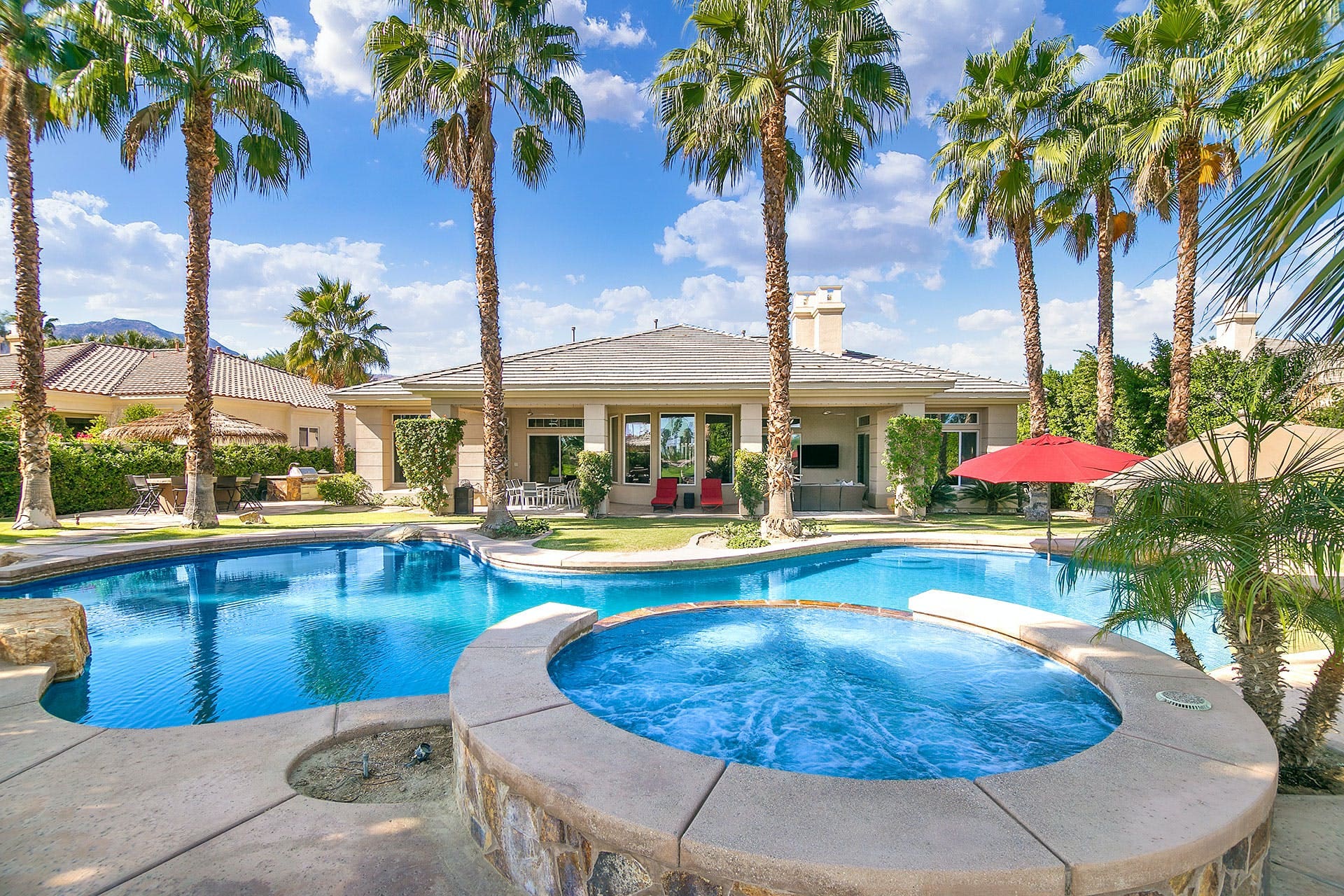 Villa Boreas Magnesia La Quinta: Luxury 5-Bedroom Apartment with Infinity Pool, La Quinta