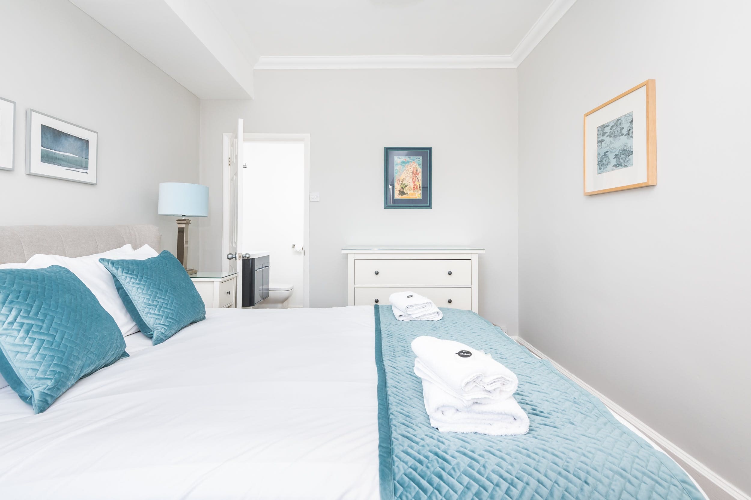 House Ouse York York City Centre: Spacious 5-Bedroom Apartment Rental with En-Suite Baths, York City Centre