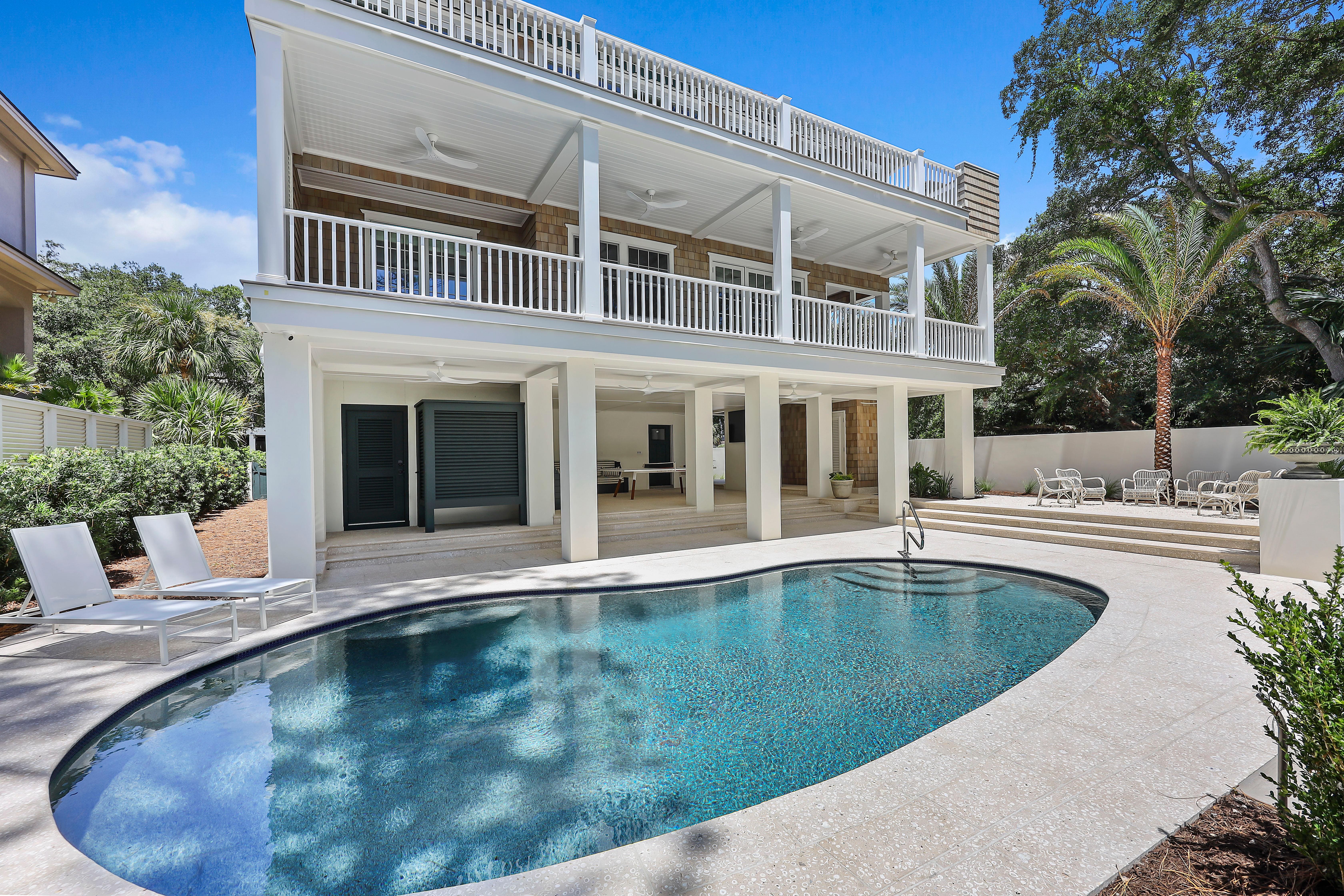 Villa Lysias Jarvis Creek Hilton Head: Luxury 5-Bedroom Villa with Beachfront Access and Pool, Hilton Head