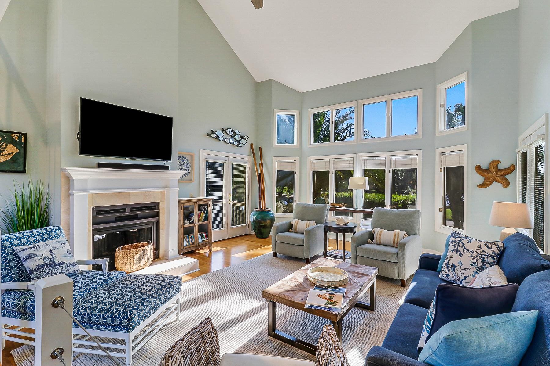 Villa Aurore Folly Creek Hilton Head: 4-Bedroom Luxury Villa with Pool and Golf Views, Hilton Head