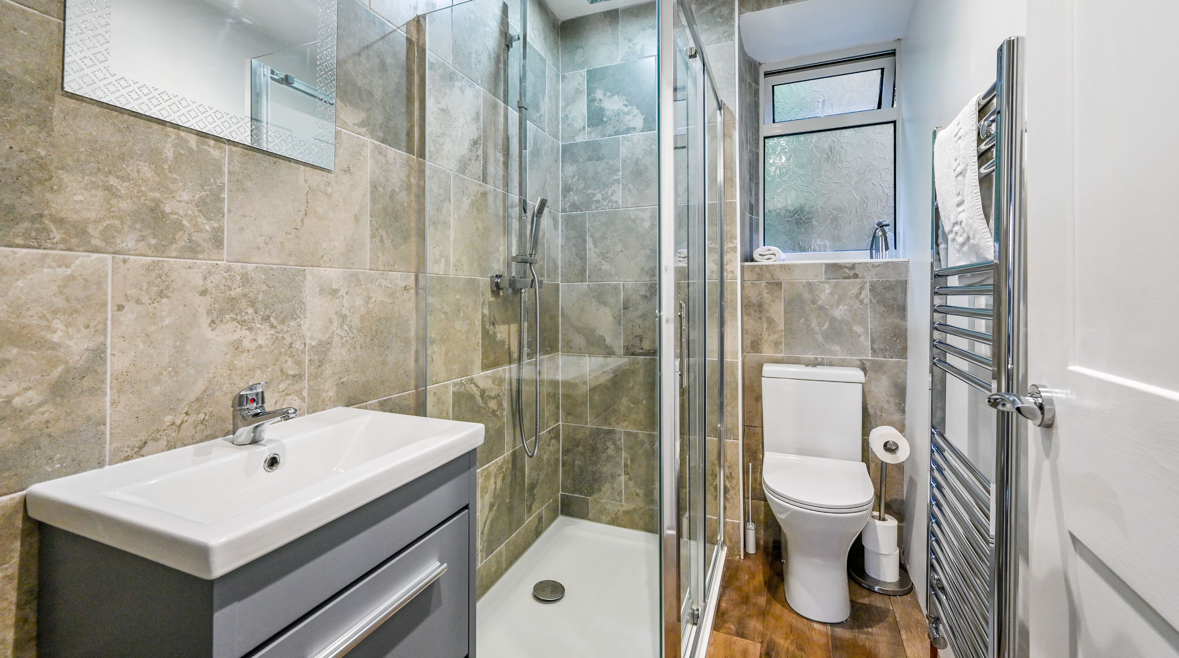 House Gorse Hannafore Looe: Charming 4-Bedroom Apartment with Seaview and Pool in Looe
