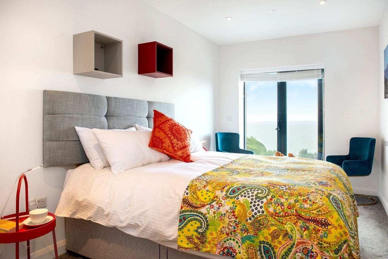 House Polperro Looe: 5-Bedroom Luxury Apartment with Hot Tub and Seaview, Looe