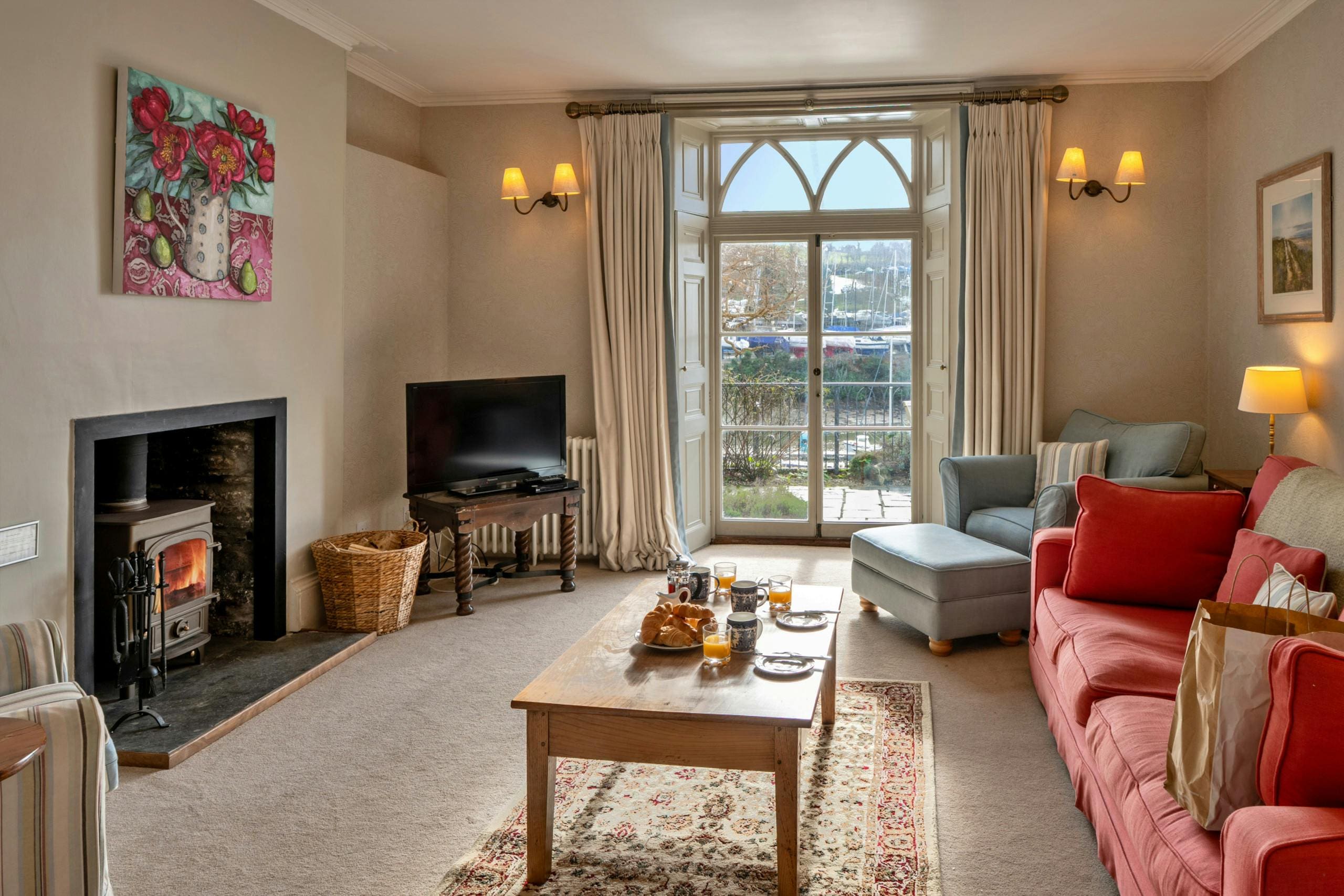 House Helm Golant Fowey: Luxury 4-Bedroom Villa with Riverside Views and Family-Friendly Features, Fowey