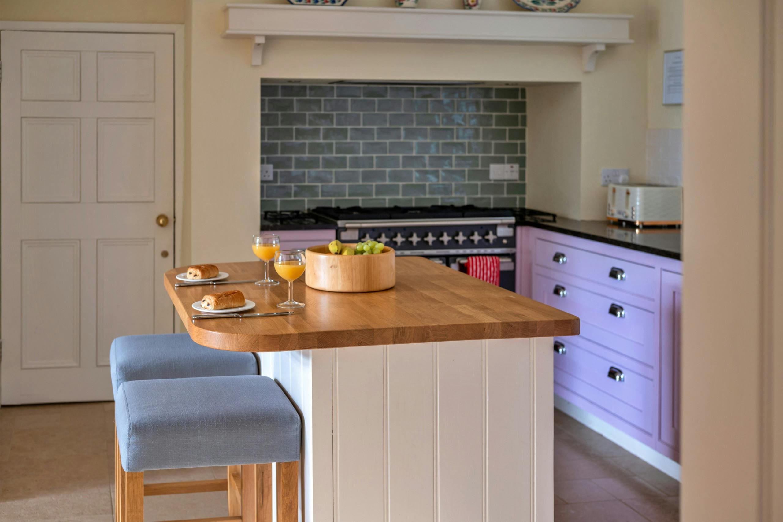 House Helm Golant Fowey: Luxury 4-Bedroom Villa with Riverside Views and Family-Friendly Features, Fowey