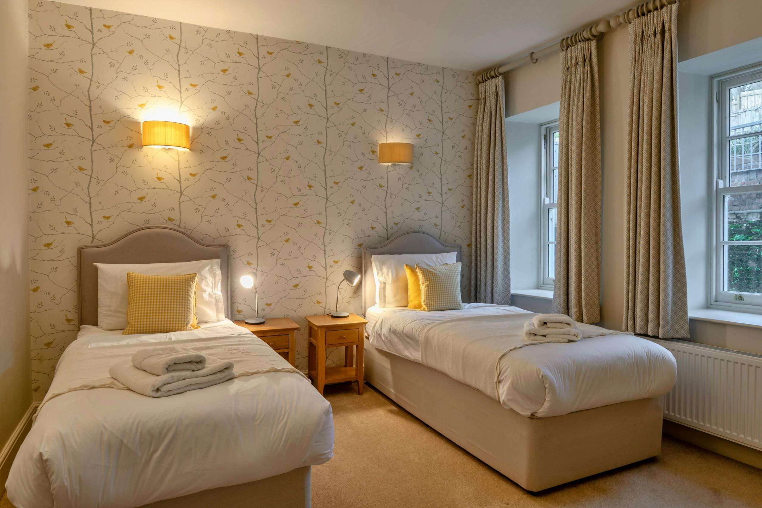 House Helm Golant Fowey: Luxury 4-Bedroom Villa with Riverside Views and Family-Friendly Features, Fowey