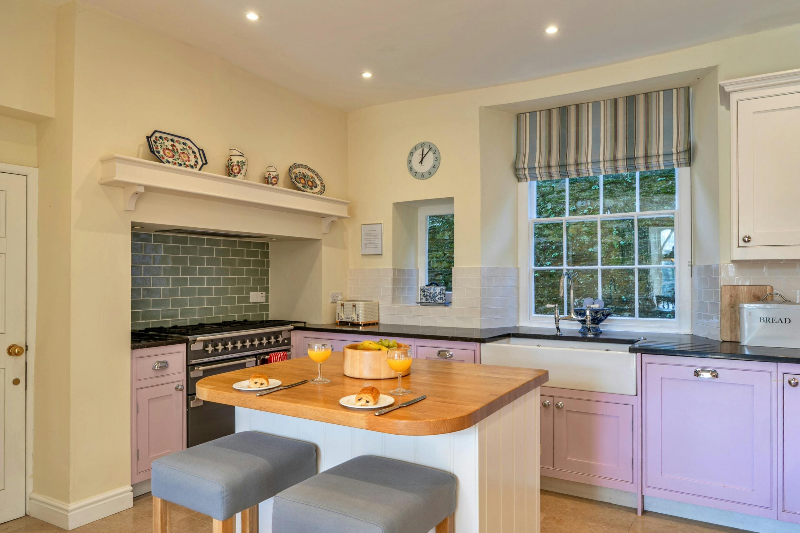 House Helm Golant Fowey: Luxury 4-Bedroom Villa with Riverside Views and Family-Friendly Features, Fowey