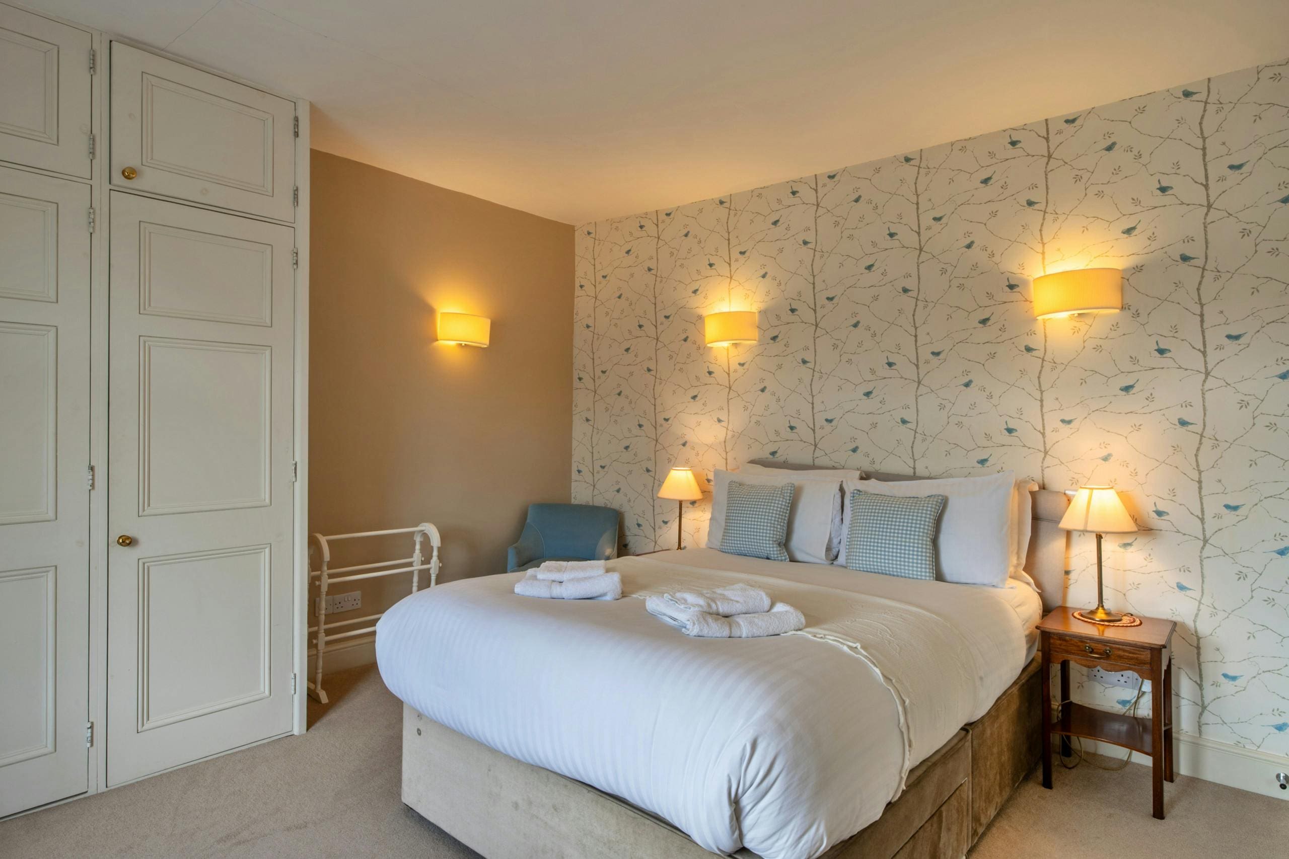 House Helm Golant Fowey: Luxury 4-Bedroom Villa with Riverside Views and Family-Friendly Features, Fowey