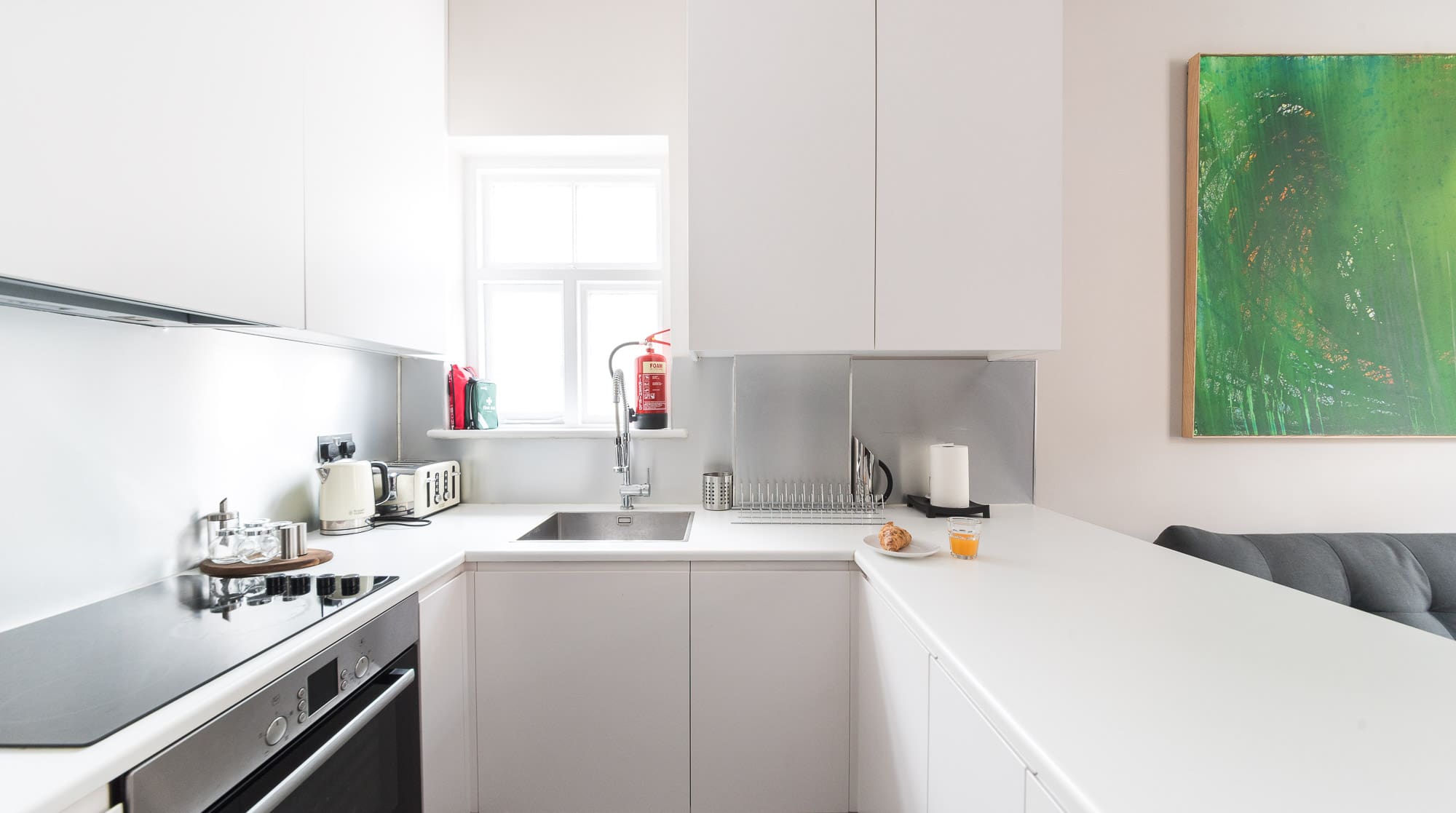 House Gorse Leinster Bayswater: Stylish 2-Bedroom Apartment Rental with Balcony in Bayswater London