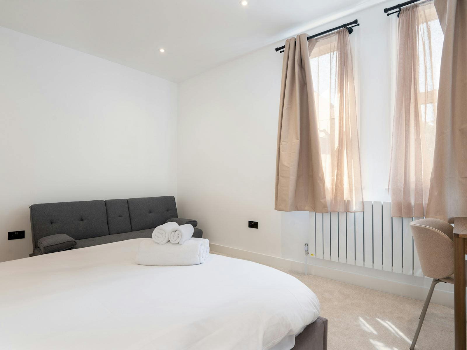 House Lysias Boars Hill Oxford: Spacious 5-Bedroom Townhouse Rental with Family Amenities, Oxford