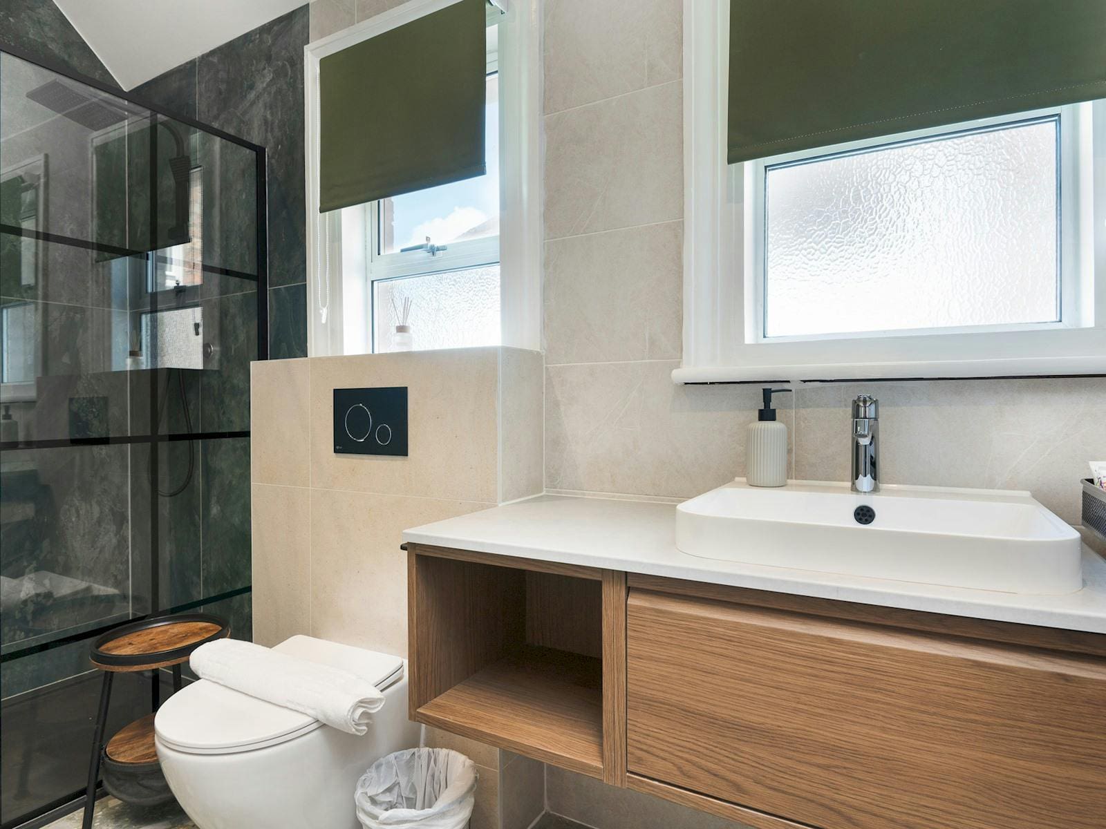 House Lysias Boars Hill Oxford: Spacious 5-Bedroom Townhouse Rental with Family Amenities, Oxford