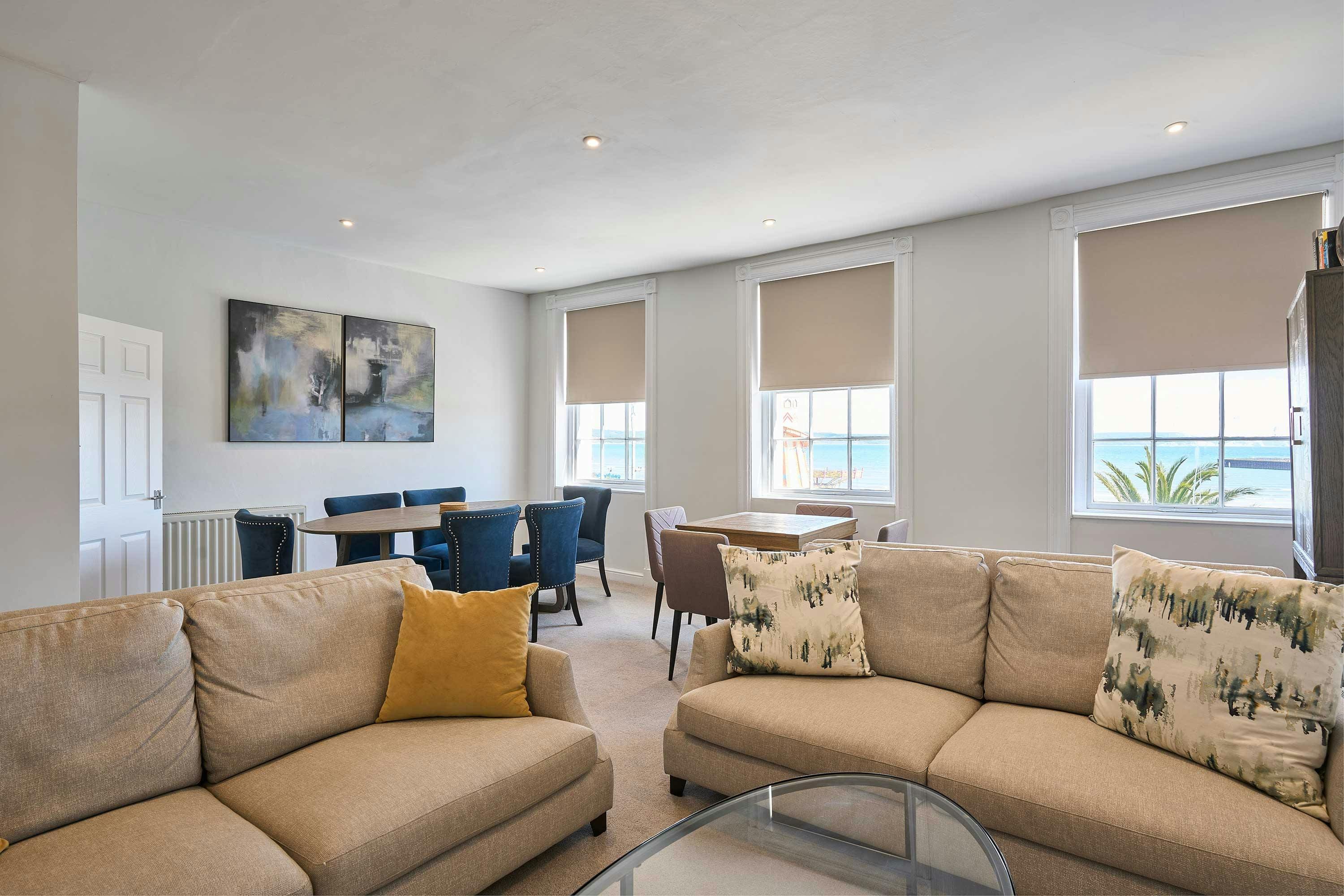 House Vesper Osmington Weymouth: Luxury 5-Bedroom Beachfront Villa Rental Weymouth Dorset